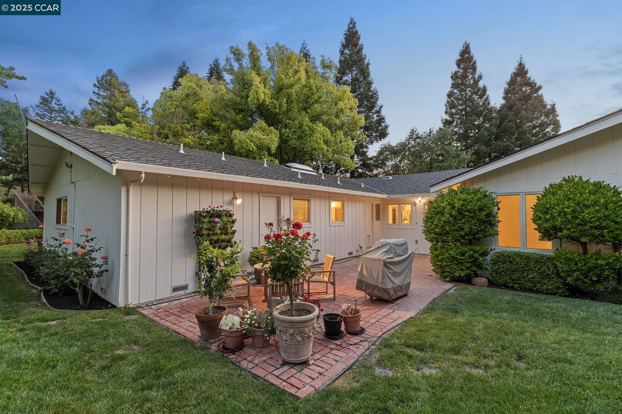 Detail Gallery Image 42 of 54 For 120 Heritage Oaks Pl, Alamo,  CA 94507 - 4 Beds | 3 Baths