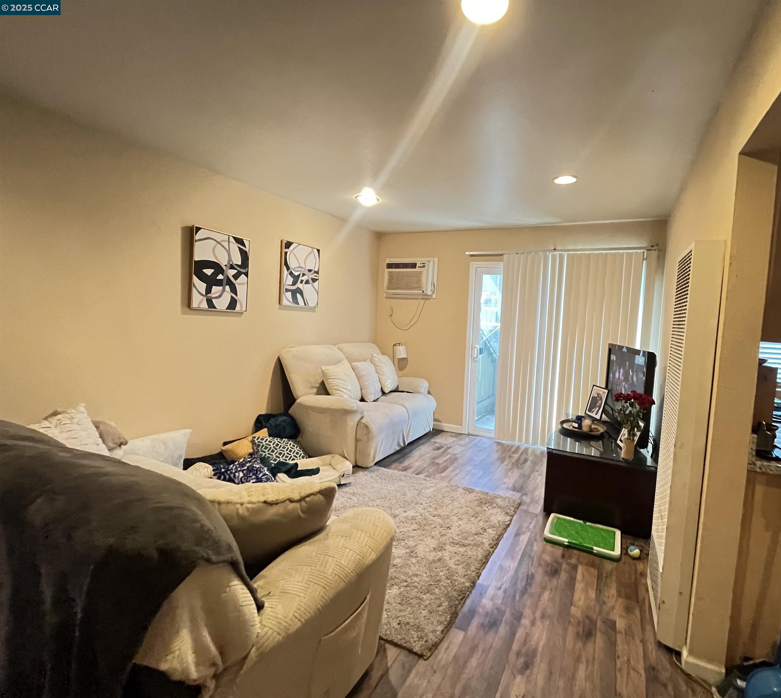 Photo #6: 41098201 Listing 