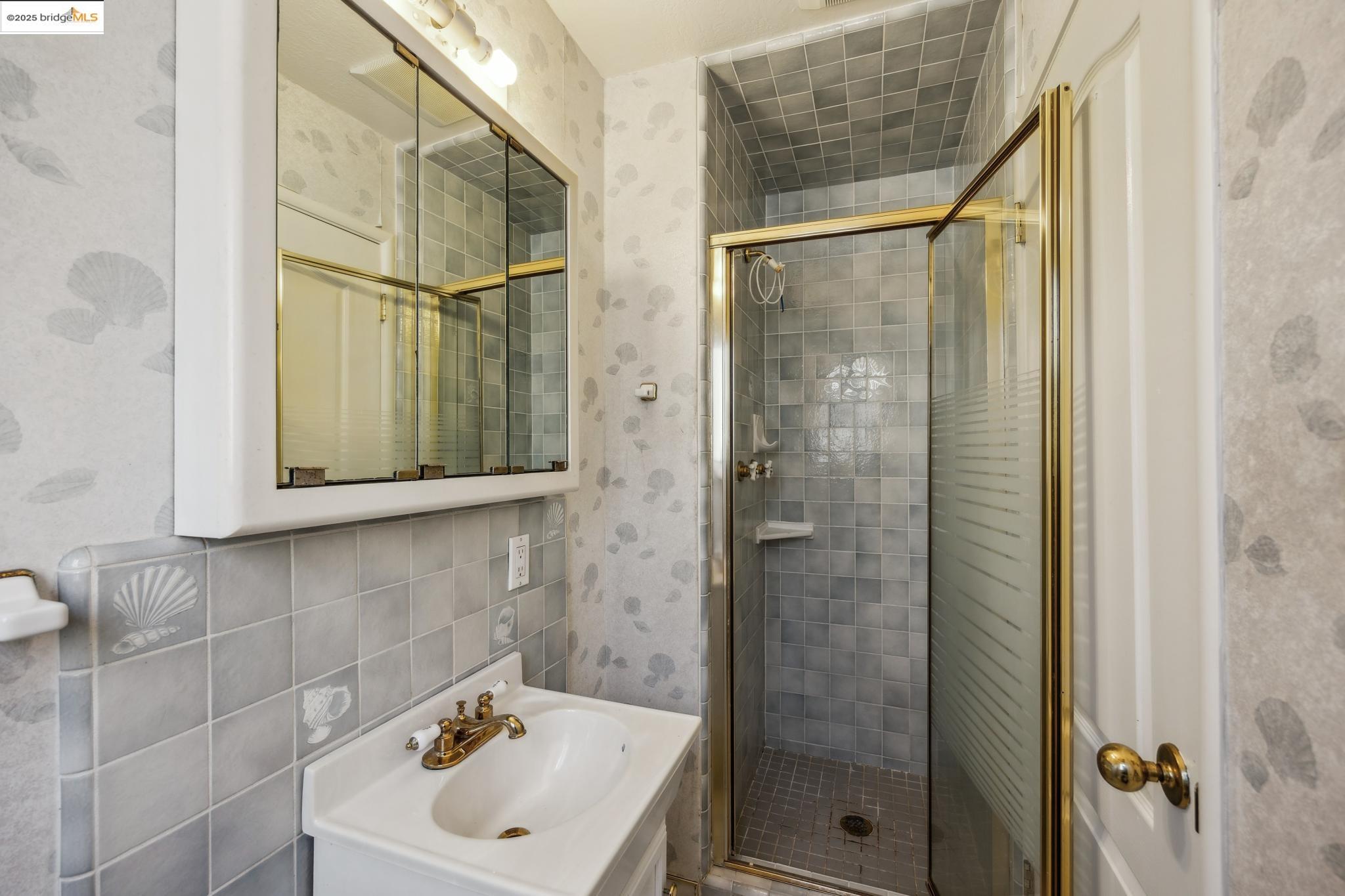 Detail Gallery Image 23 of 42 For 1608 Lanier Ave, San Leandro,  CA 94579 - 3 Beds | 2 Baths