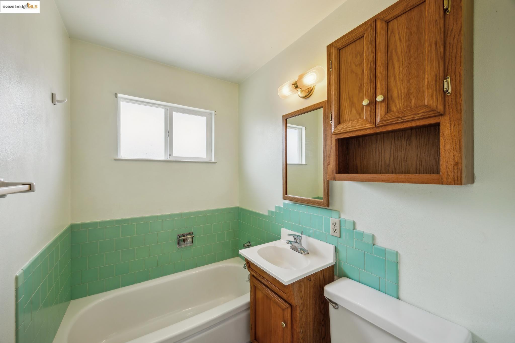 Detail Gallery Image 33 of 42 For 1608 Lanier Ave, San Leandro,  CA 94579 - 3 Beds | 2 Baths