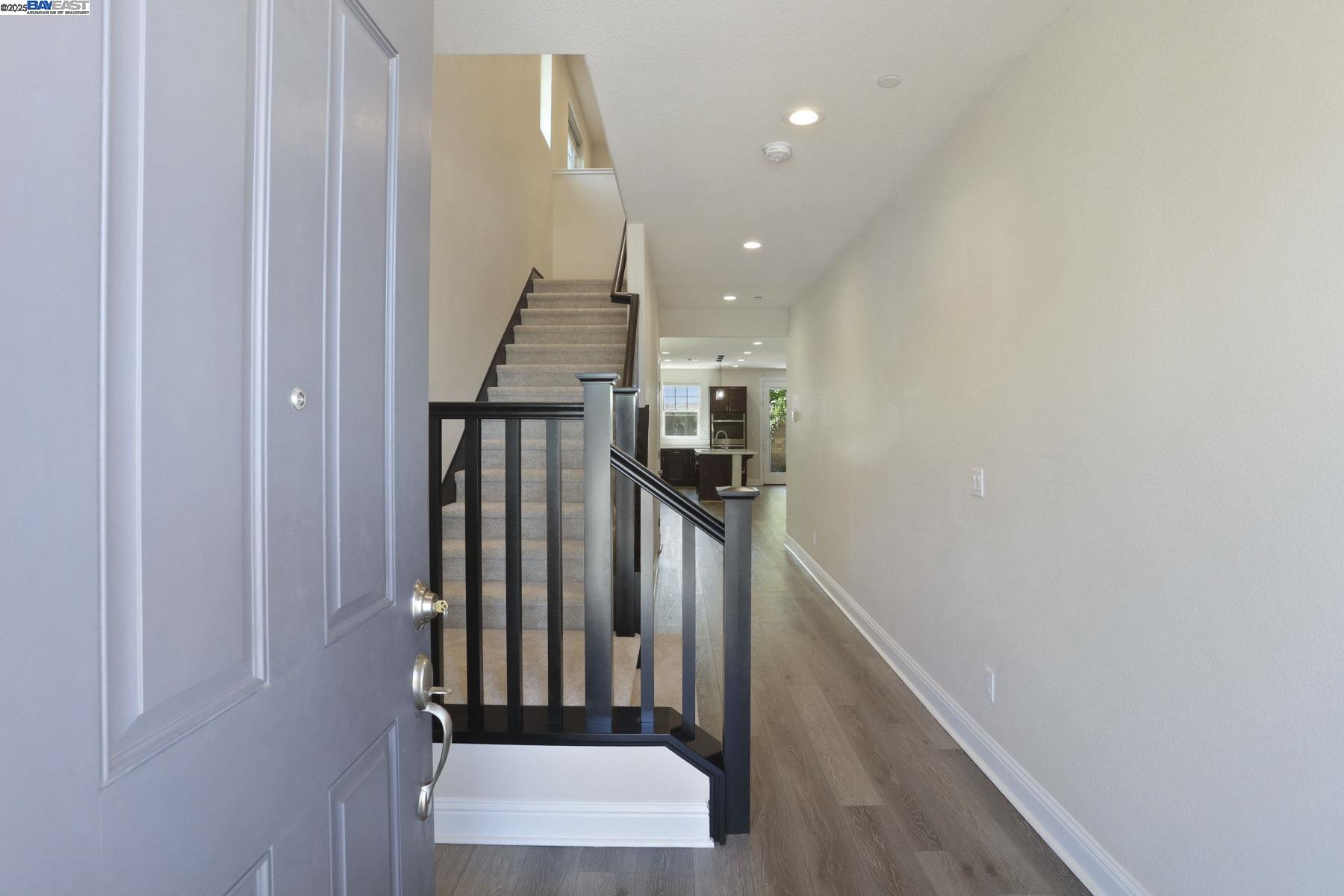 Detail Gallery Image 12 of 60 For 1503 S Oliveira Dr, Mountain House,  CA 95391 - 4 Beds | 3 Baths