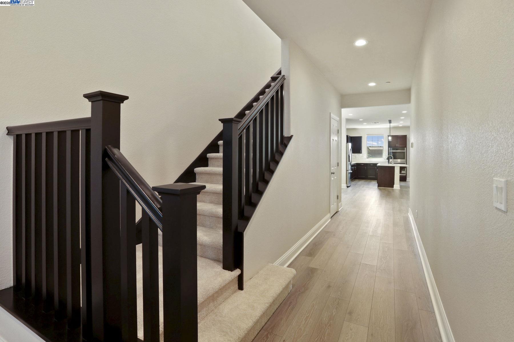 Detail Gallery Image 13 of 60 For 1503 S Oliveira Dr, Mountain House,  CA 95391 - 4 Beds | 3 Baths