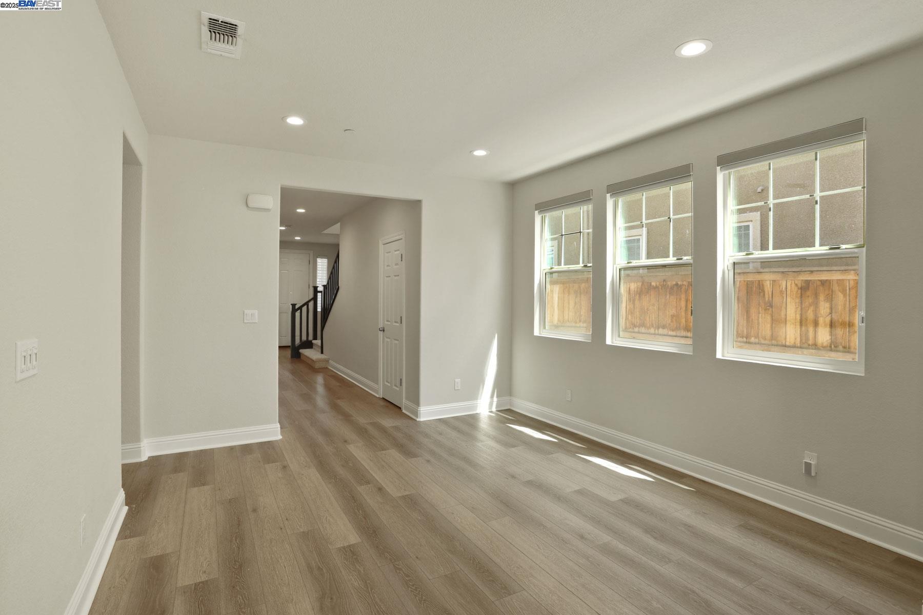 Detail Gallery Image 15 of 60 For 1503 S Oliveira Dr, Mountain House,  CA 95391 - 4 Beds | 3 Baths