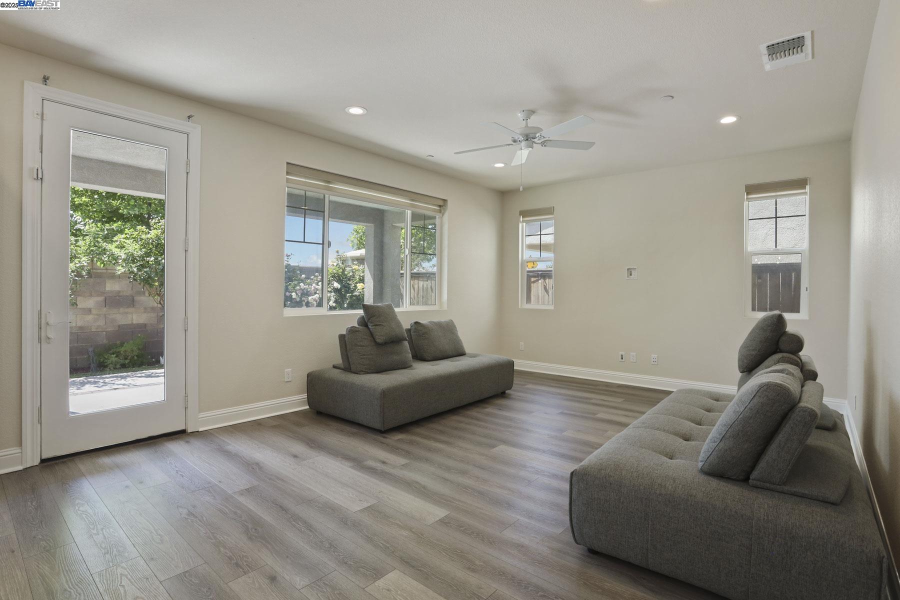 Detail Gallery Image 27 of 60 For 1503 S Oliveira Dr, Mountain House,  CA 95391 - 4 Beds | 3 Baths