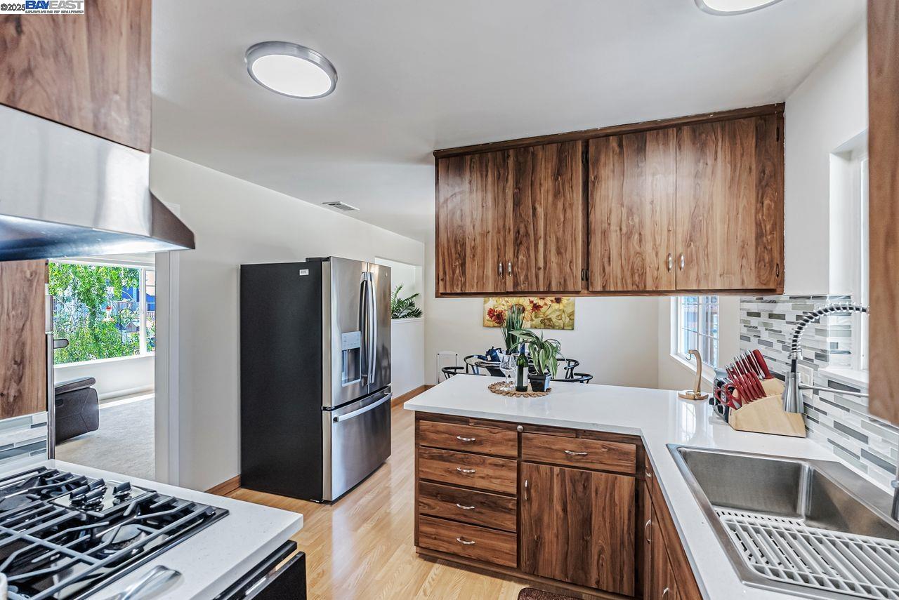 Detail Gallery Image 11 of 34 For 5461 Lafayette Ave, Newark,  CA 94560 - 3 Beds | 2 Baths