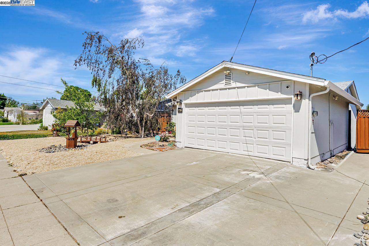 Detail Gallery Image 3 of 34 For 5461 Lafayette Ave, Newark,  CA 94560 - 3 Beds | 2 Baths