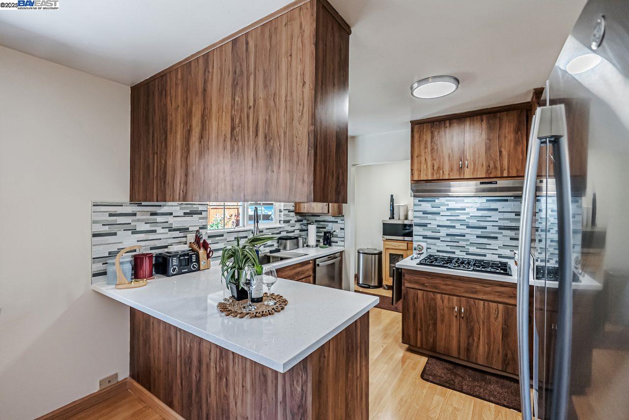Detail Gallery Image 8 of 34 For 5461 Lafayette Ave, Newark,  CA 94560 - 3 Beds | 2 Baths