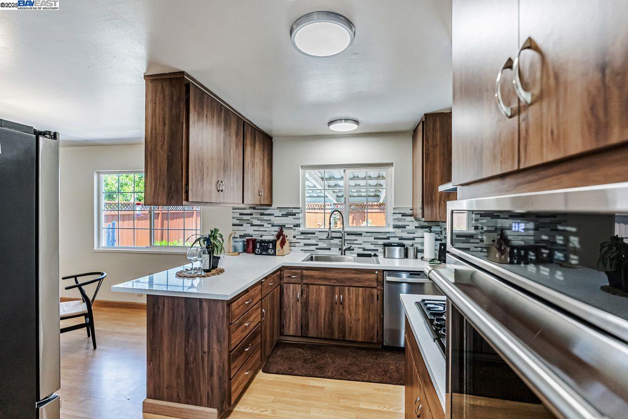Detail Gallery Image 10 of 34 For 5461 Lafayette Ave, Newark,  CA 94560 - 3 Beds | 2 Baths