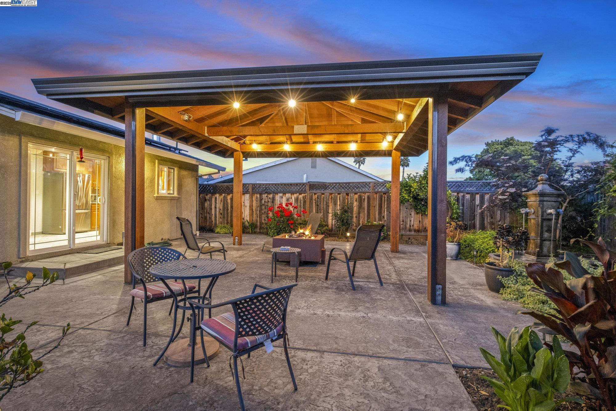 Detail Gallery Image 2 of 37 For 5706 Willkie Pl, Fremont,  CA 94538 - 3 Beds | 1 Baths