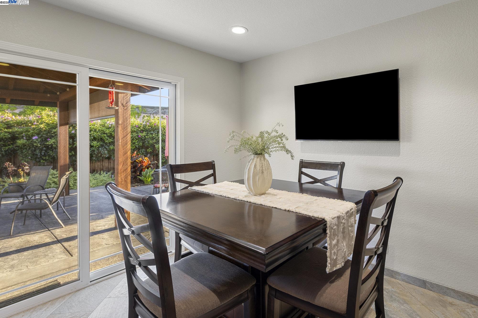 Detail Gallery Image 12 of 37 For 5706 Willkie Pl, Fremont,  CA 94538 - 3 Beds | 1 Baths