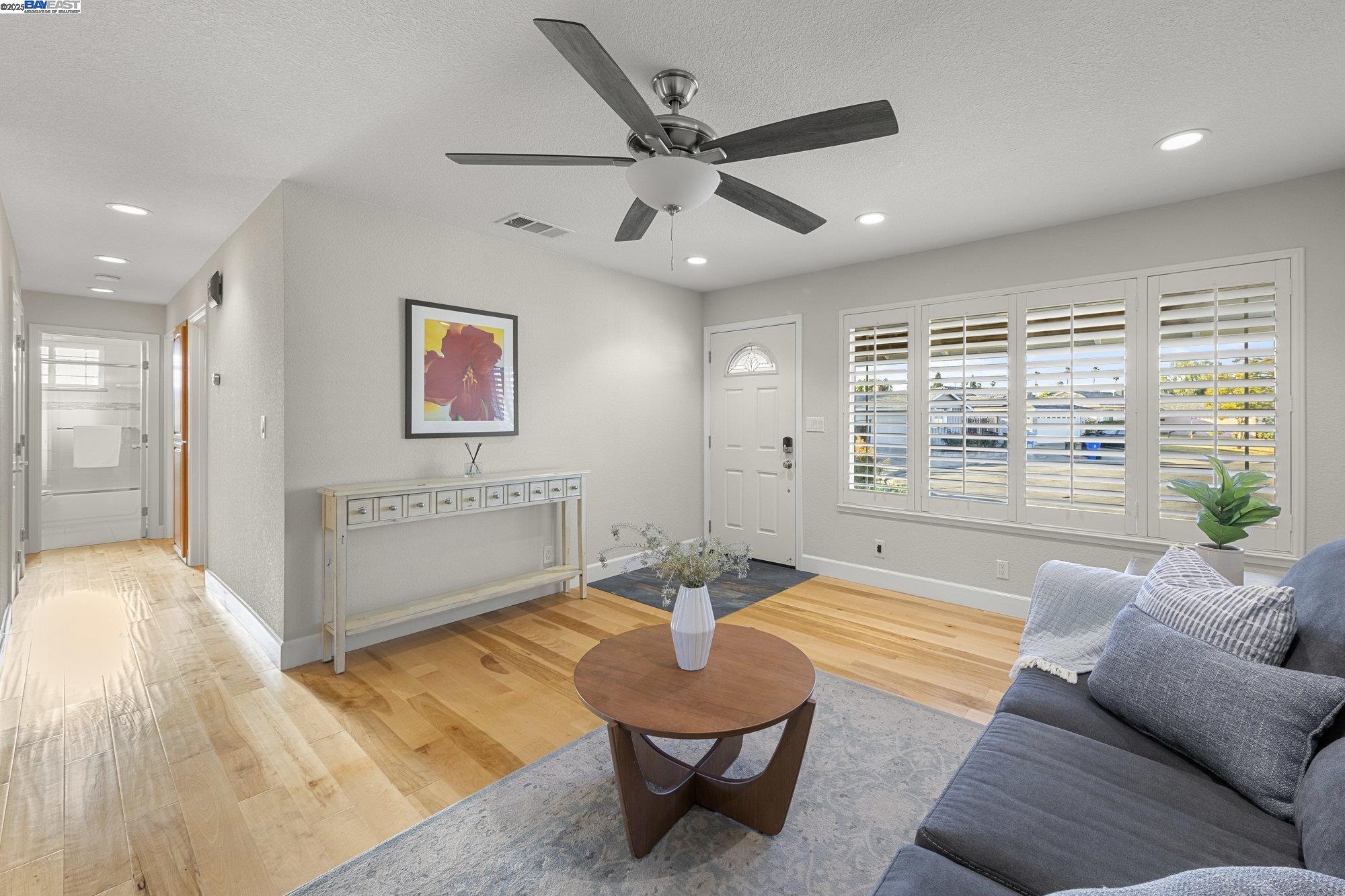 Detail Gallery Image 6 of 37 For 5706 Willkie Pl, Fremont,  CA 94538 - 3 Beds | 1 Baths