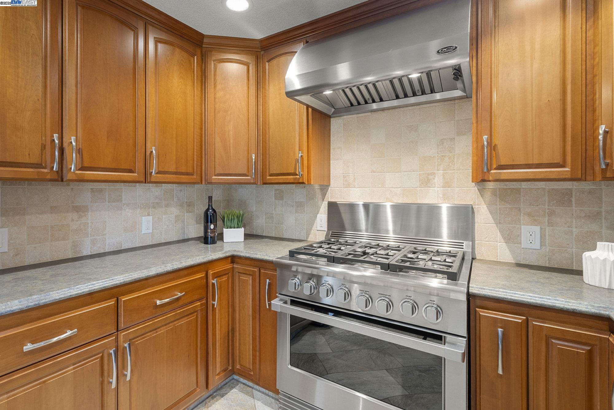 Detail Gallery Image 10 of 37 For 5706 Willkie Pl, Fremont,  CA 94538 - 3 Beds | 1 Baths
