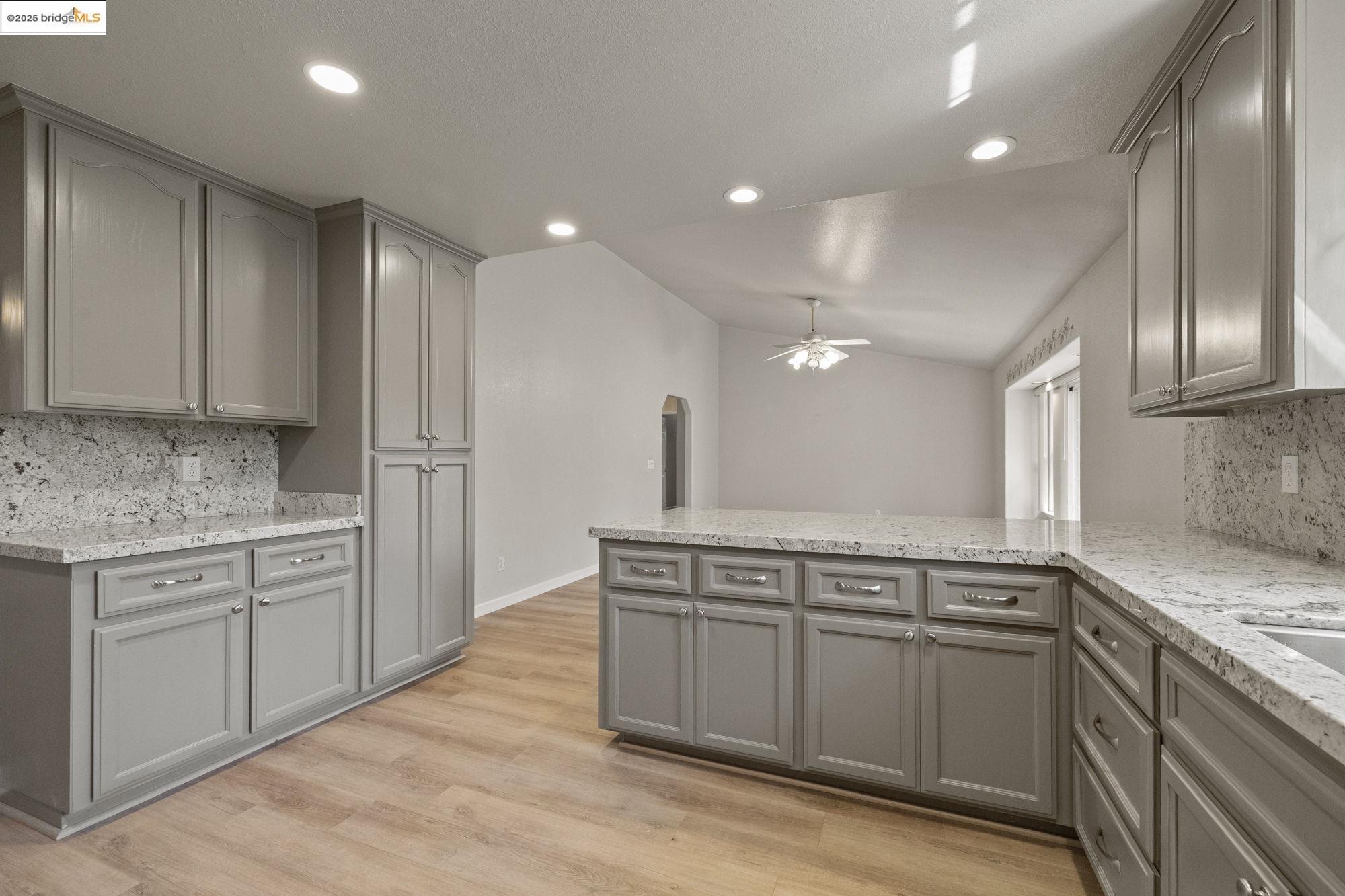 Detail Gallery Image 11 of 38 For 15840 Ridgefield Ct., Sonora,  CA 95370 - 3 Beds | 2 Baths