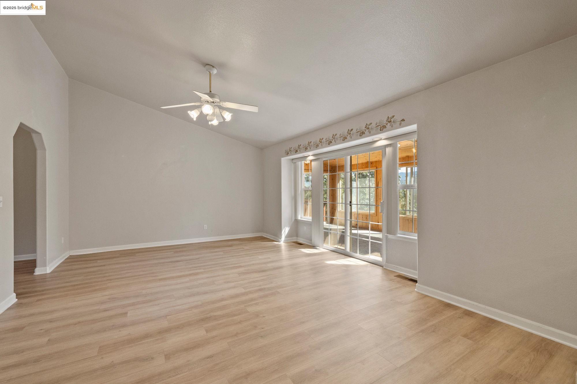Detail Gallery Image 13 of 38 For 15840 Ridgefield Ct., Sonora,  CA 95370 - 3 Beds | 2 Baths