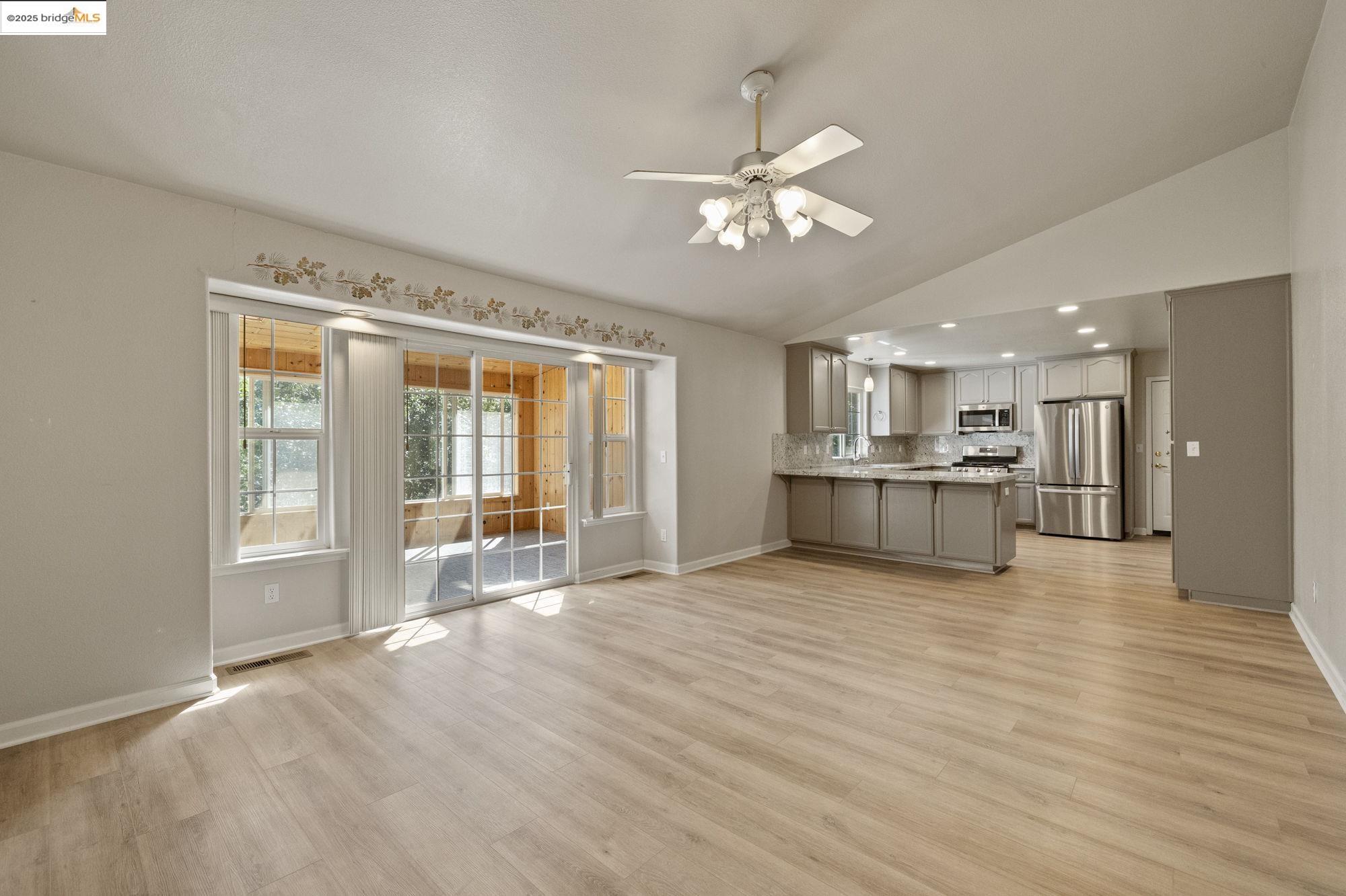 Detail Gallery Image 14 of 38 For 15840 Ridgefield Ct., Sonora,  CA 95370 - 3 Beds | 2 Baths