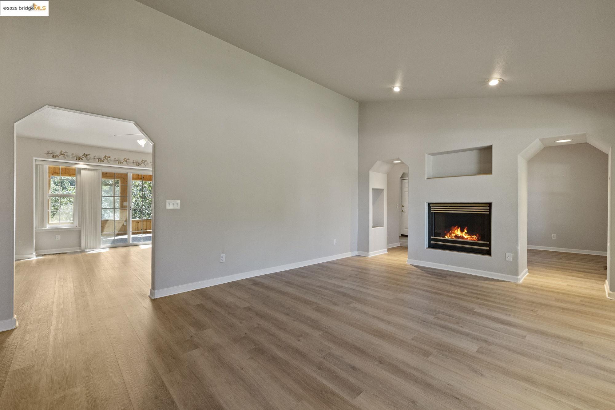 Detail Gallery Image 6 of 38 For 15840 Ridgefield Ct., Sonora,  CA 95370 - 3 Beds | 2 Baths