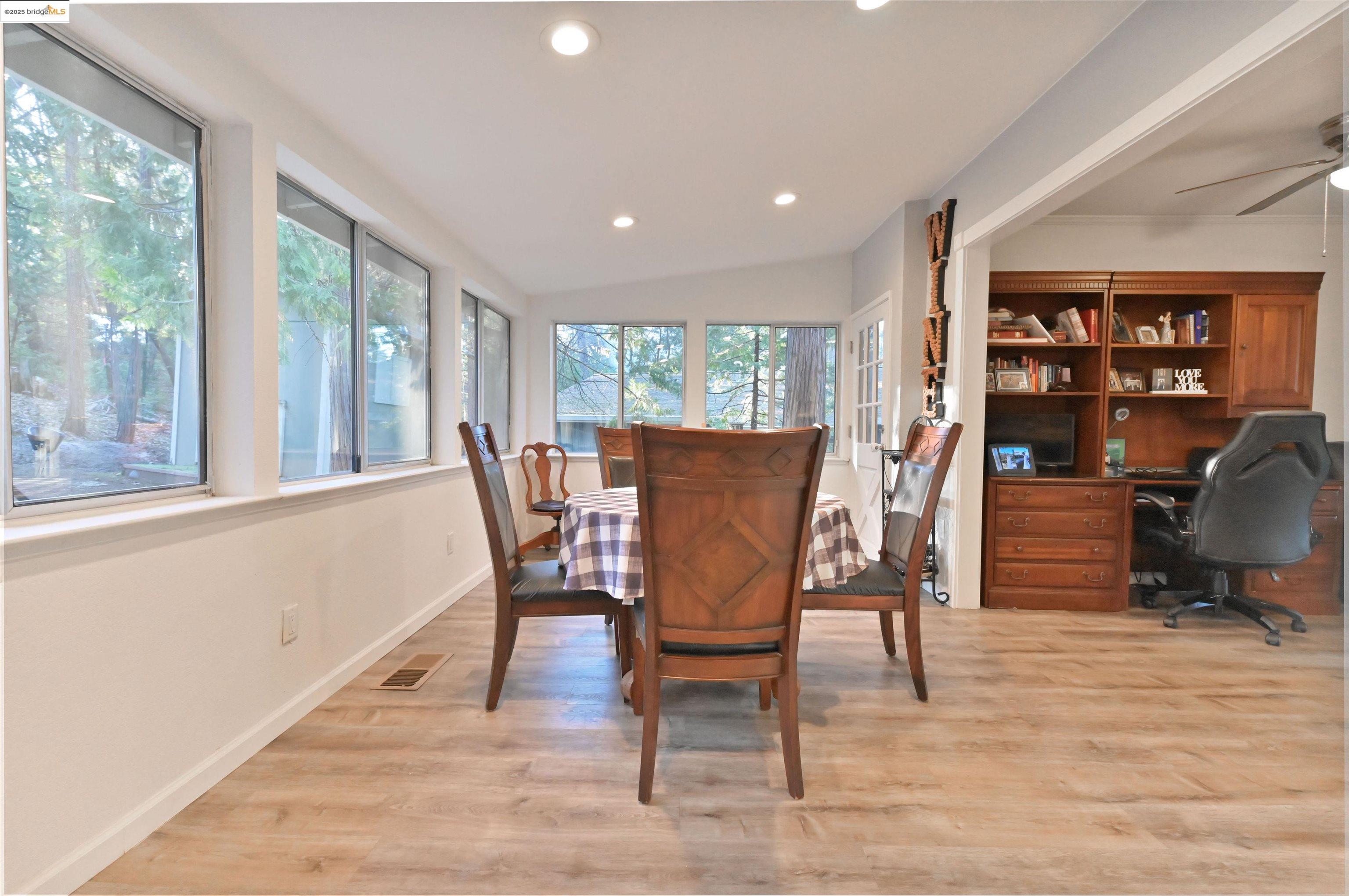 Detail Gallery Image 31 of 56 For 21410 Green Meadow Lane, Sonora,  CA 95370 - 3 Beds | 2 Baths