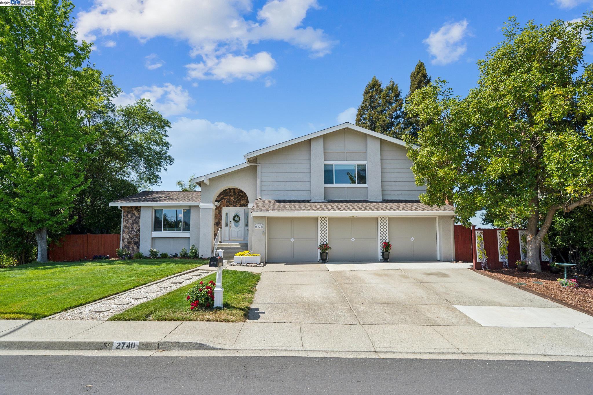 Detail Gallery Image 1 of 60 For 2740 Mohawk Cir, San Ramon,  CA 94583 - 4 Beds | 3 Baths