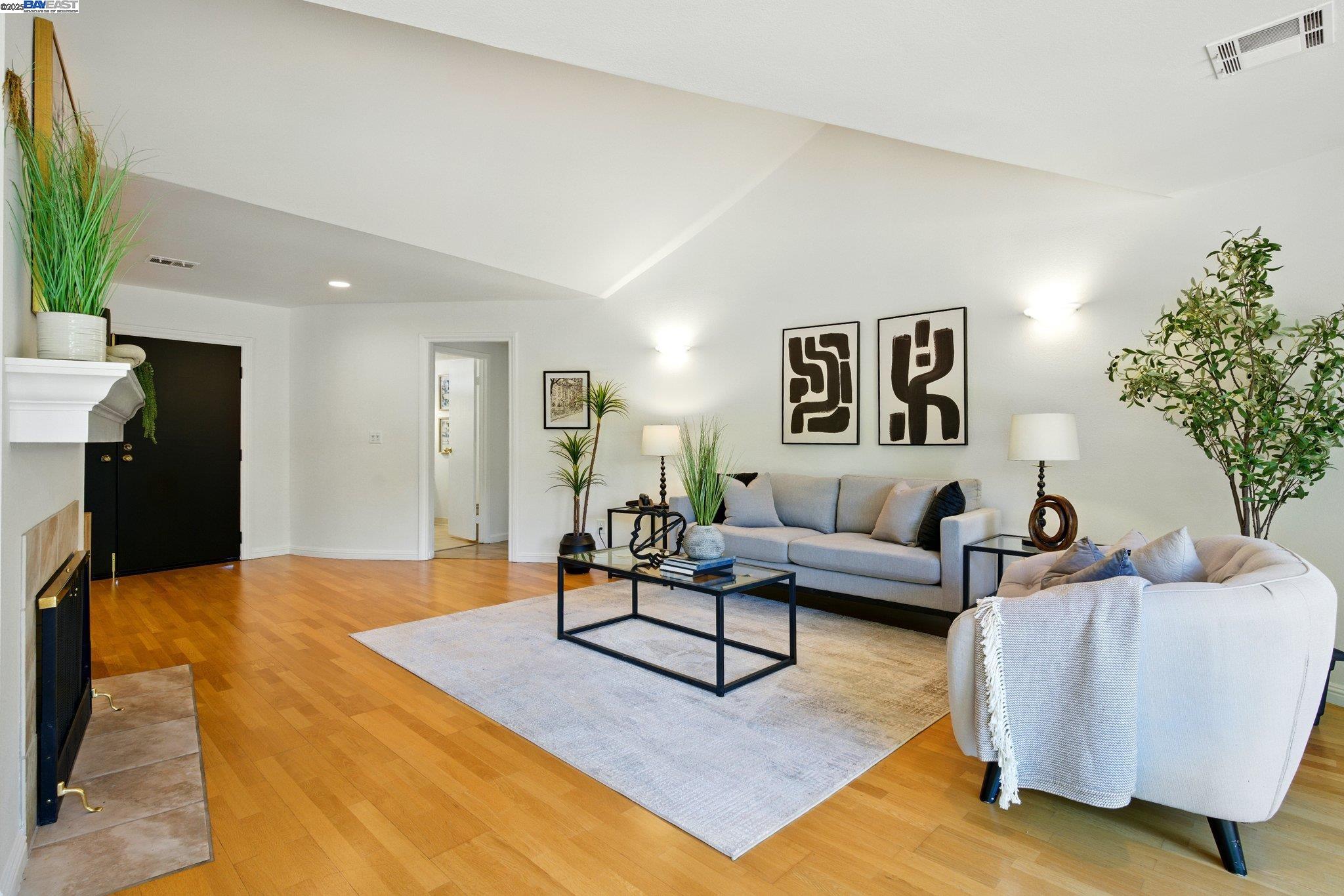 Detail Gallery Image 14 of 57 For 100 Country Club Dr, Novato,  CA 94949 - 3 Beds | 2/1 Baths