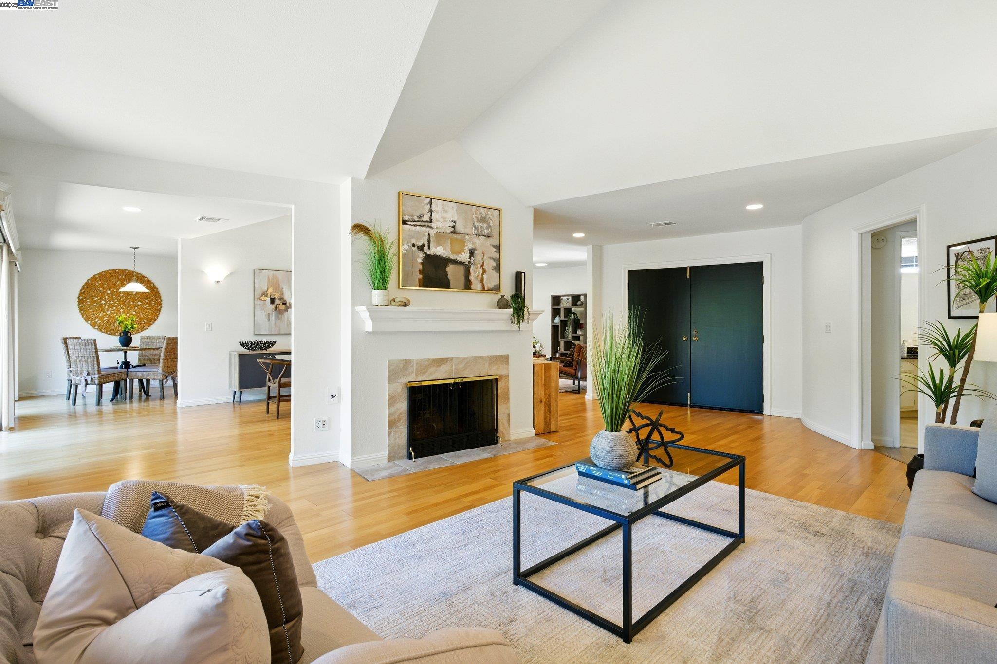 Detail Gallery Image 16 of 57 For 100 Country Club Dr, Novato,  CA 94949 - 3 Beds | 2/1 Baths