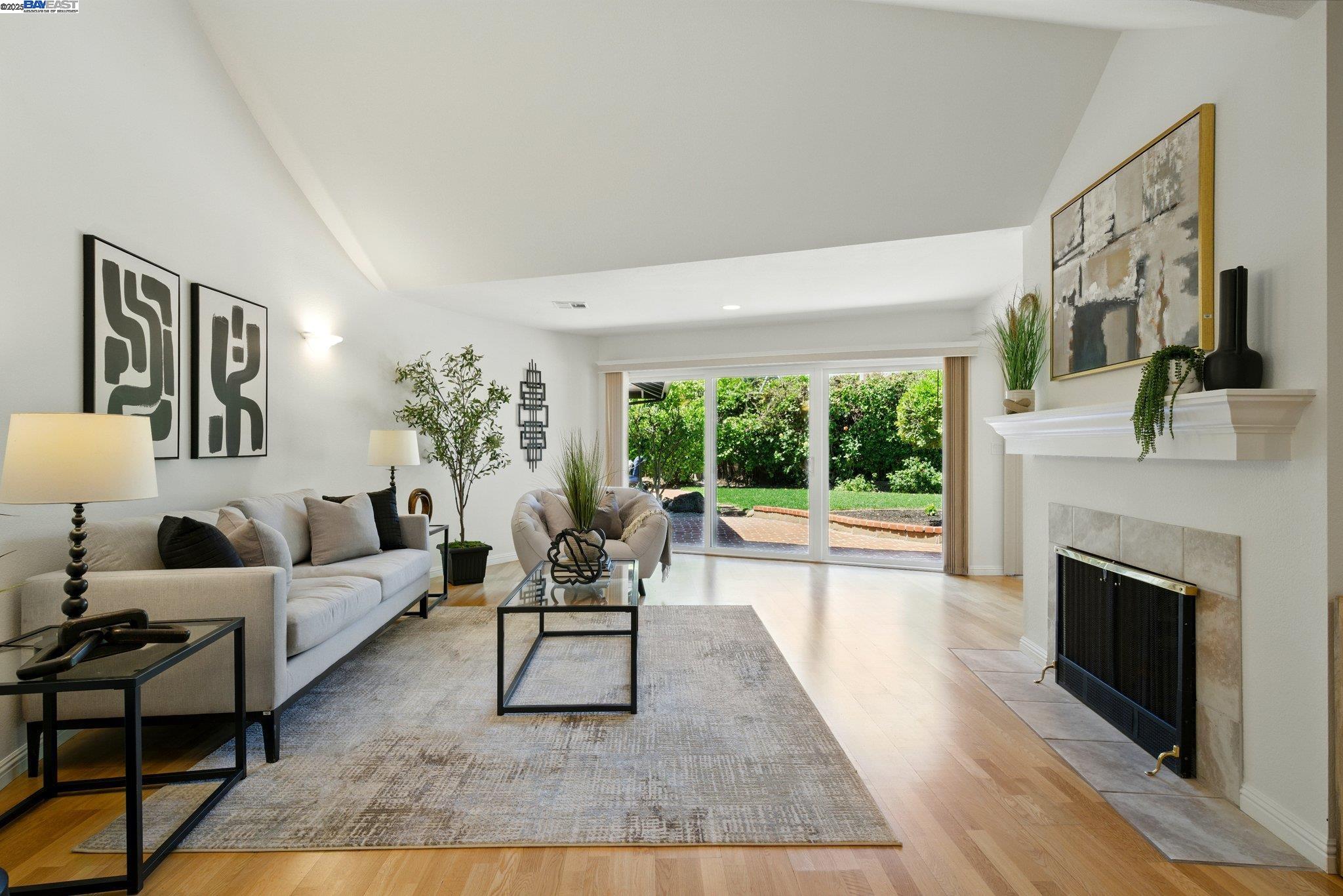 Detail Gallery Image 19 of 57 For 100 Country Club Dr, Novato,  CA 94949 - 3 Beds | 2/1 Baths