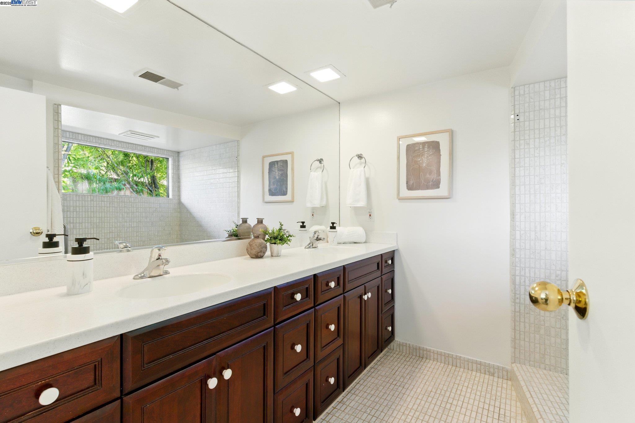 Detail Gallery Image 30 of 57 For 100 Country Club Dr, Novato,  CA 94949 - 3 Beds | 2/1 Baths
