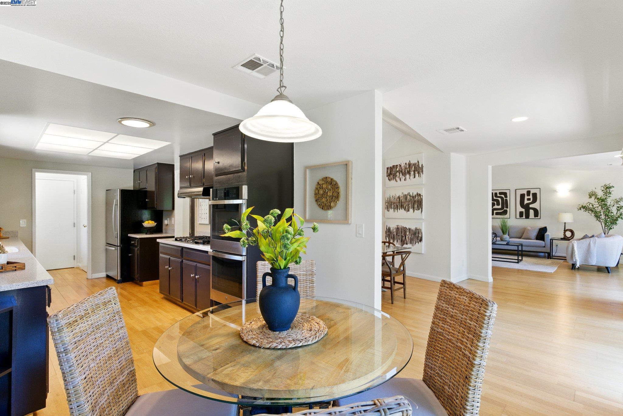 Detail Gallery Image 34 of 57 For 100 Country Club Dr, Novato,  CA 94949 - 3 Beds | 2/1 Baths