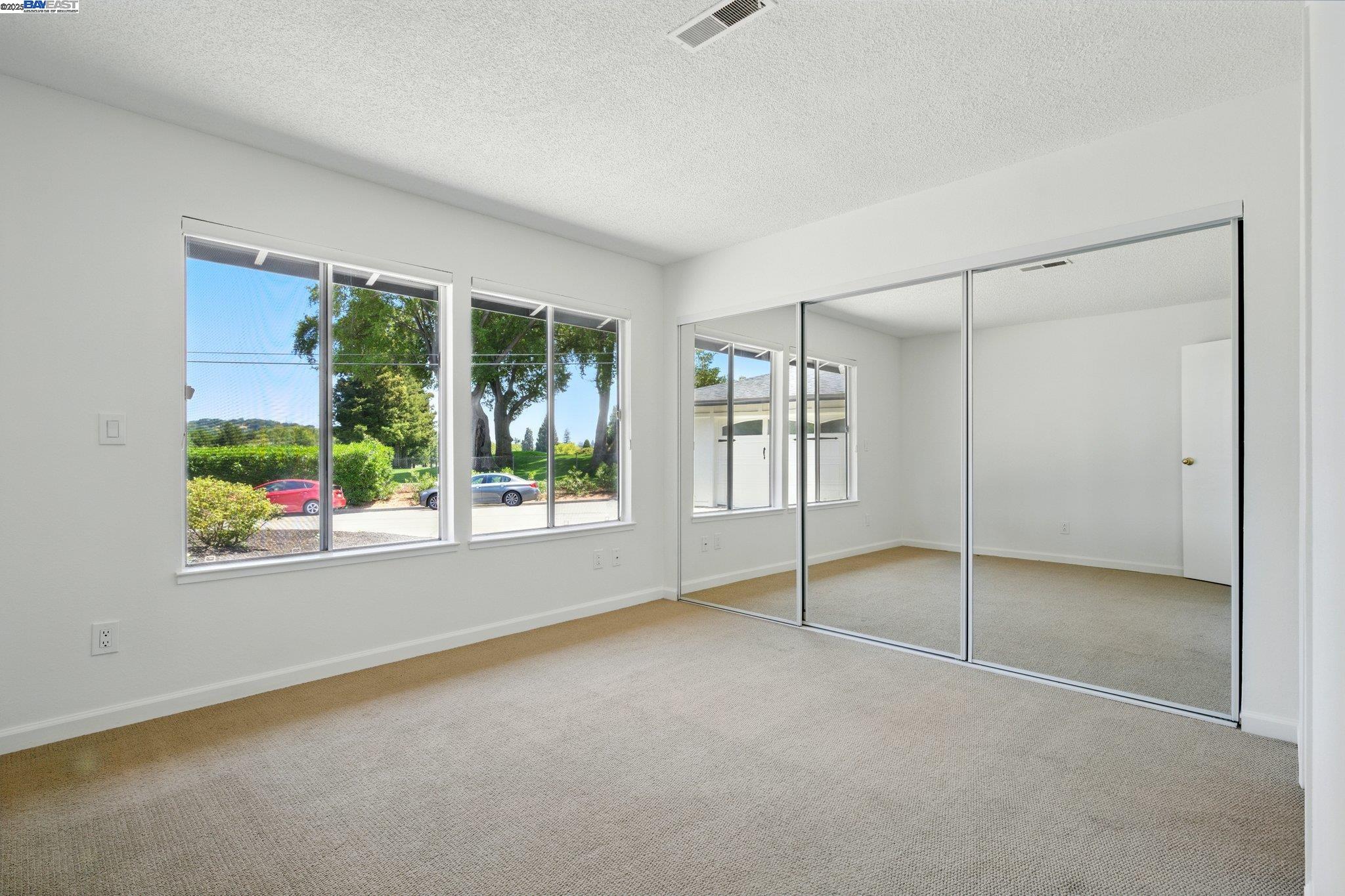 Detail Gallery Image 43 of 57 For 100 Country Club Dr, Novato,  CA 94949 - 3 Beds | 2/1 Baths