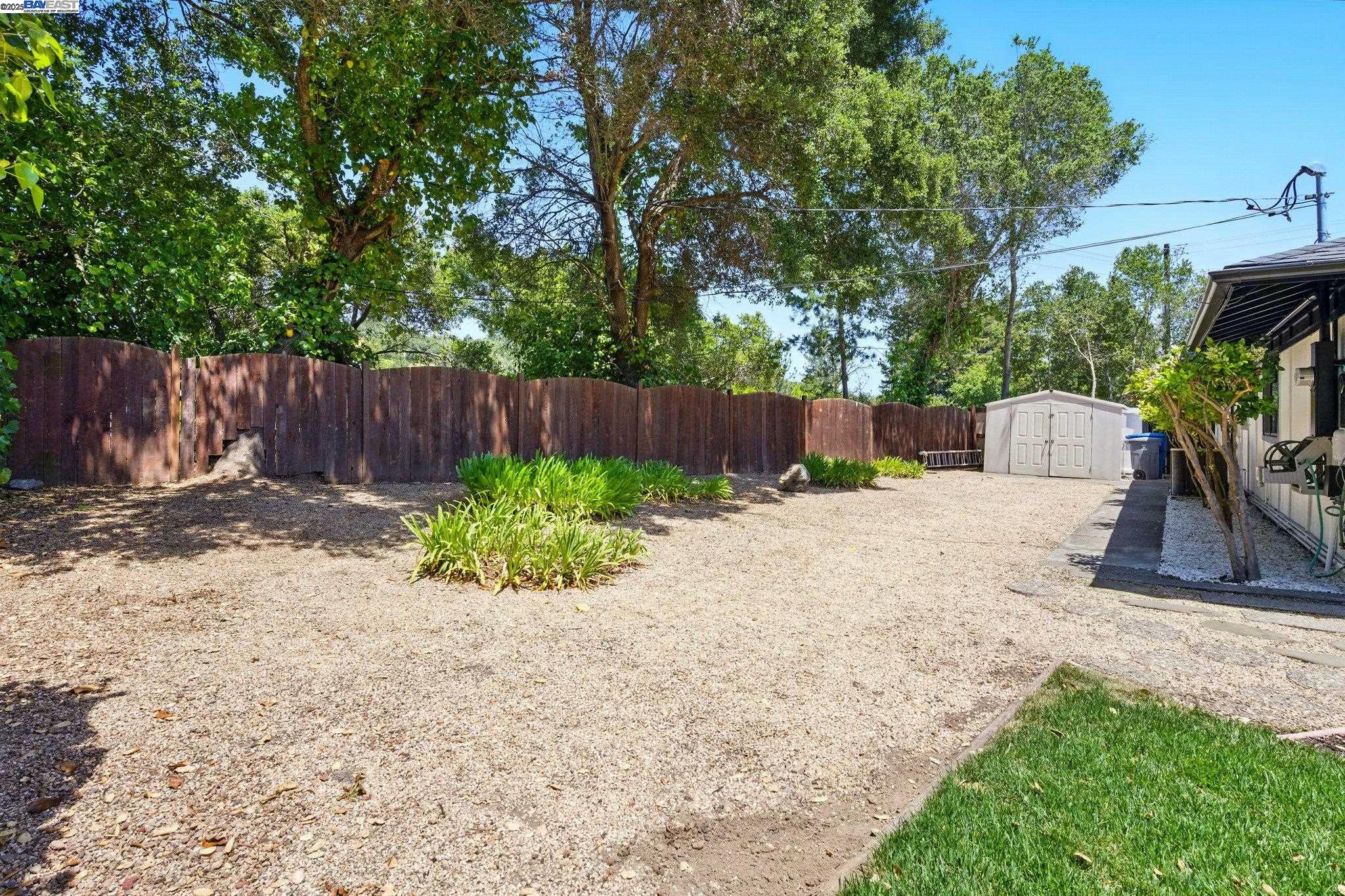 Detail Gallery Image 48 of 57 For 100 Country Club Dr, Novato,  CA 94949 - 3 Beds | 2/1 Baths