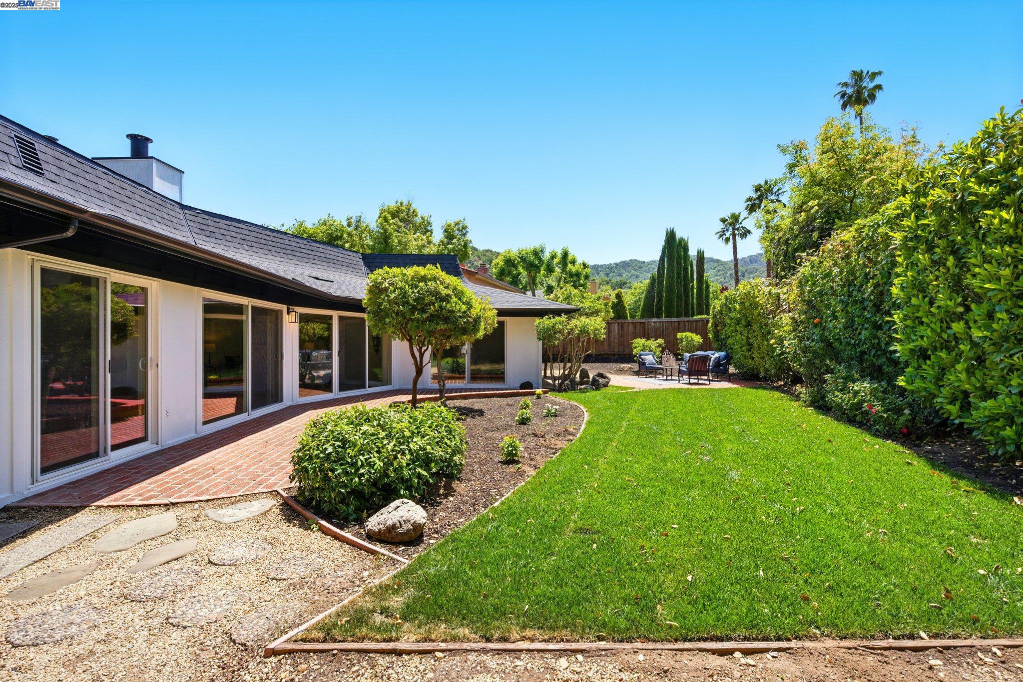 Detail Gallery Image 53 of 57 For 100 Country Club Dr, Novato,  CA 94949 - 3 Beds | 2/1 Baths