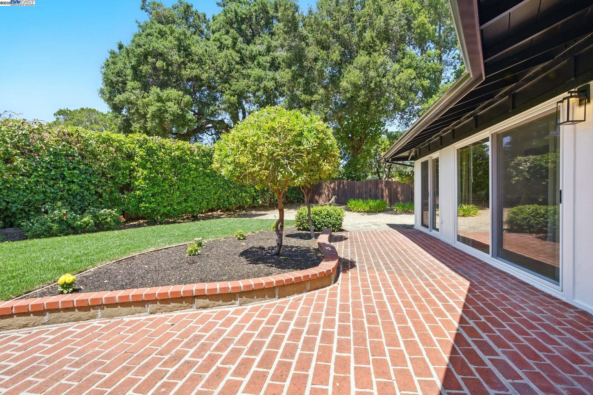 Detail Gallery Image 55 of 57 For 100 Country Club Dr, Novato,  CA 94949 - 3 Beds | 2/1 Baths