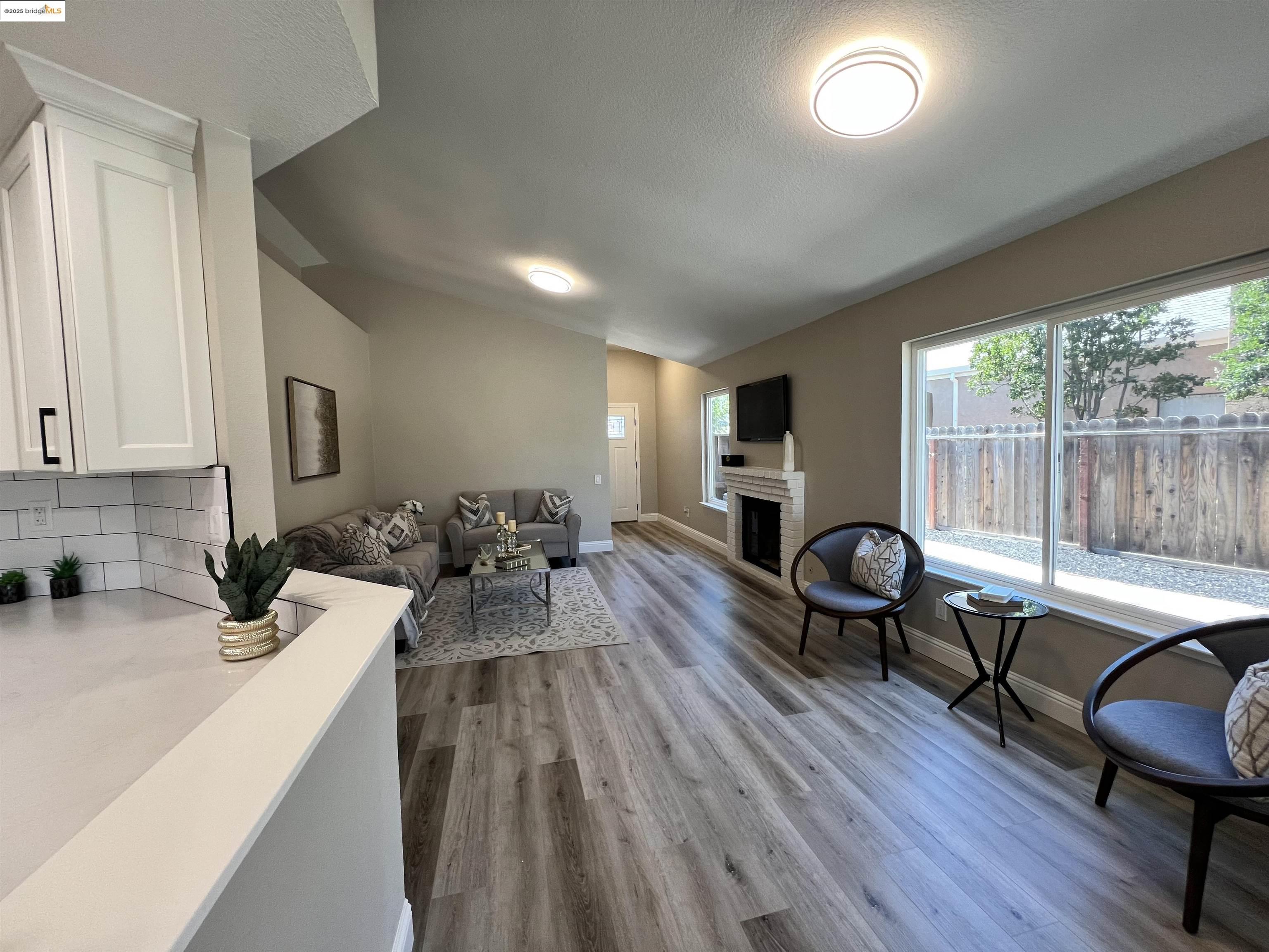 Detail Gallery Image 6 of 27 For 520 Mockingbird Ln, Oakley,  CA 94561 - 3 Beds | 2 Baths