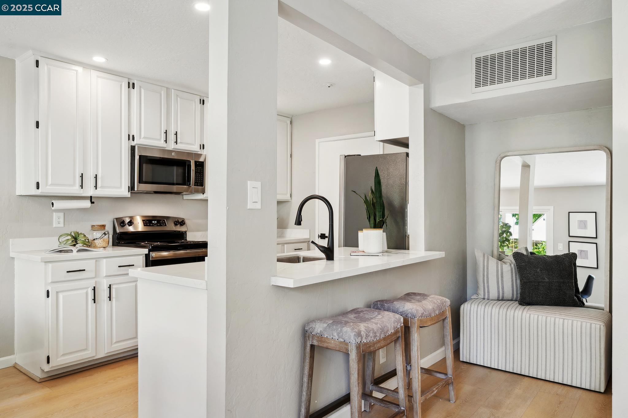 Photo #10: 41098233 Listing: Photo #10
