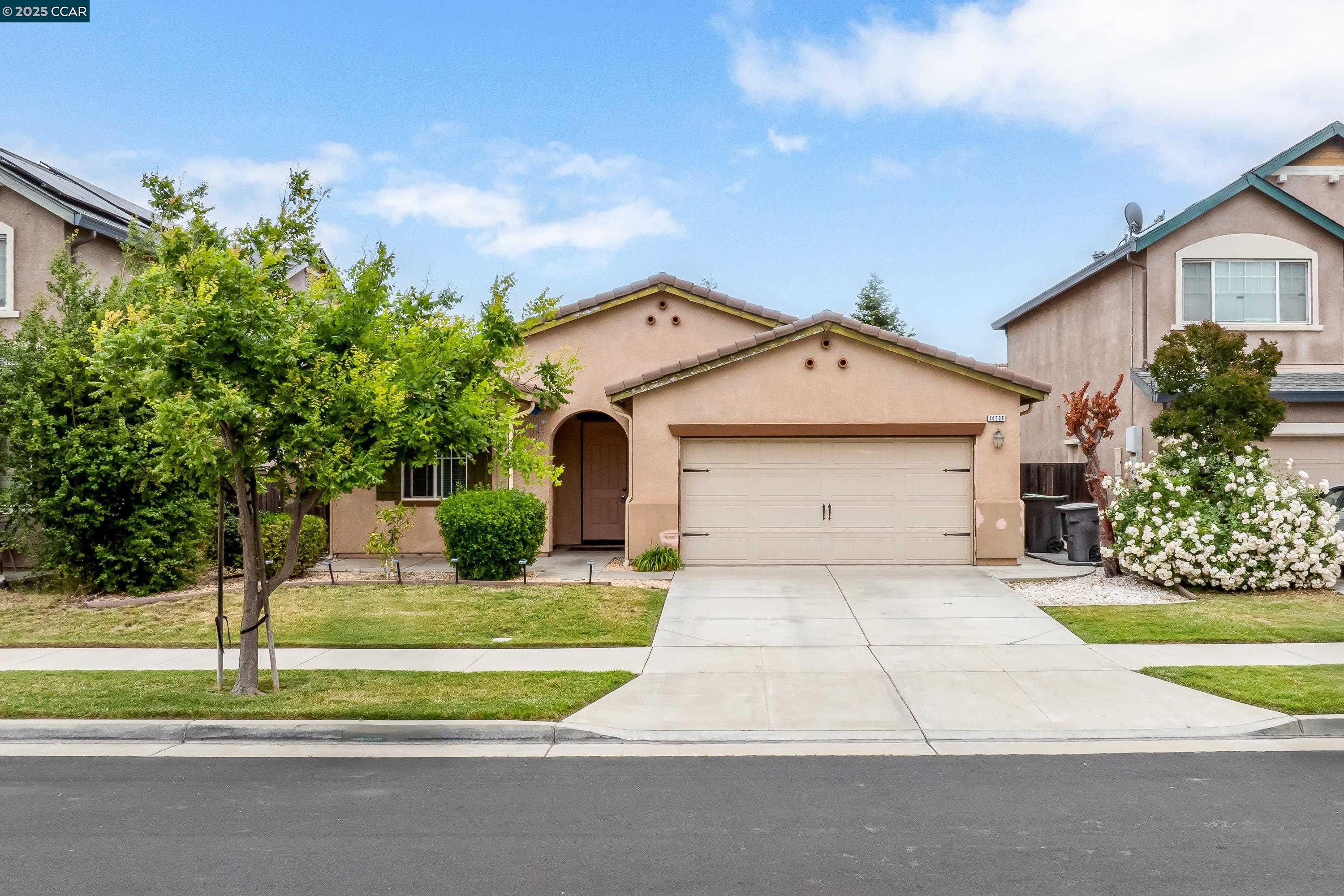 Detail Gallery Image 1 of 42 For 16306 Pony Express Way, Lathrop,  CA 95330 - 3 Beds | 2 Baths