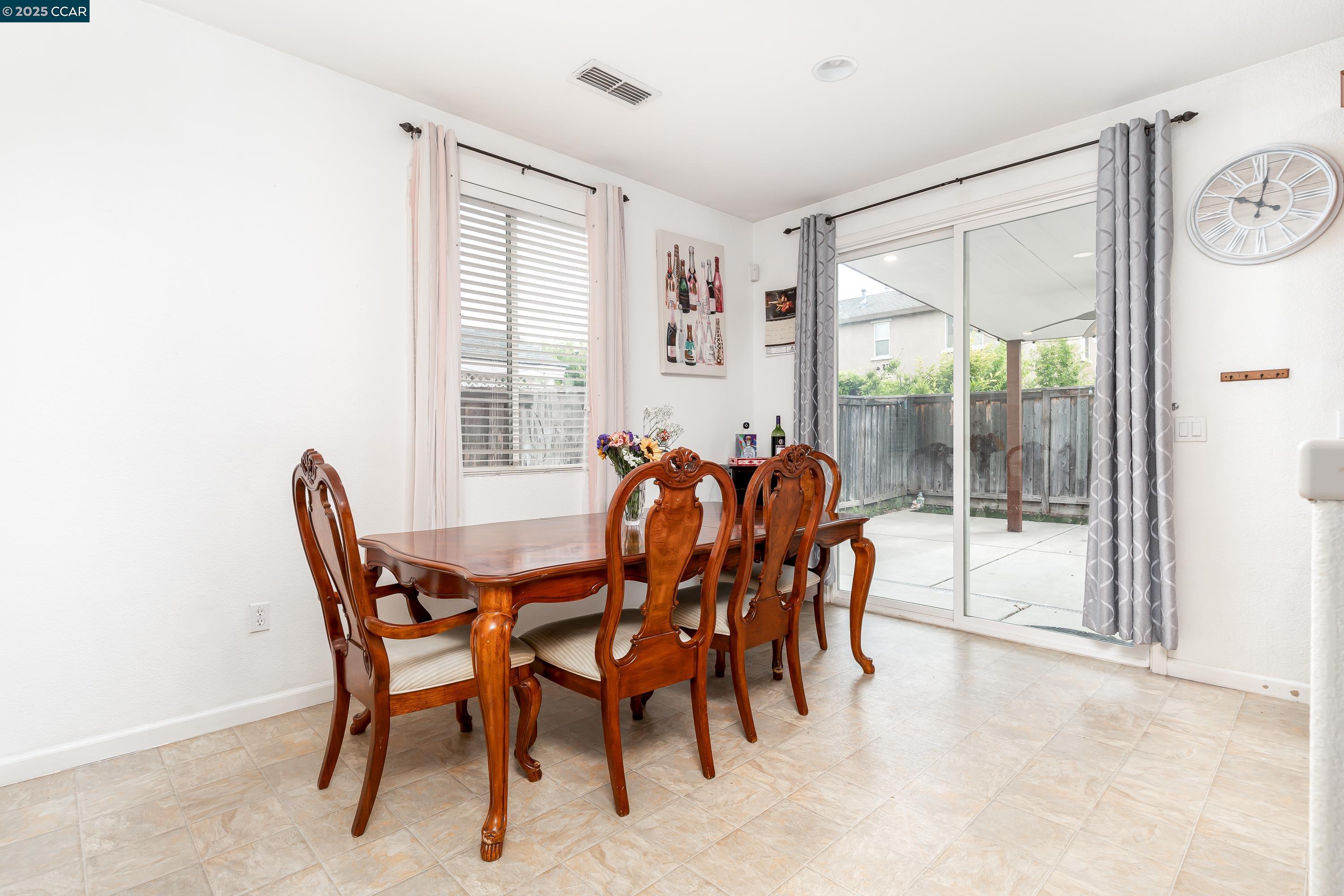Detail Gallery Image 11 of 42 For 16306 Pony Express Way, Lathrop,  CA 95330 - 3 Beds | 2 Baths