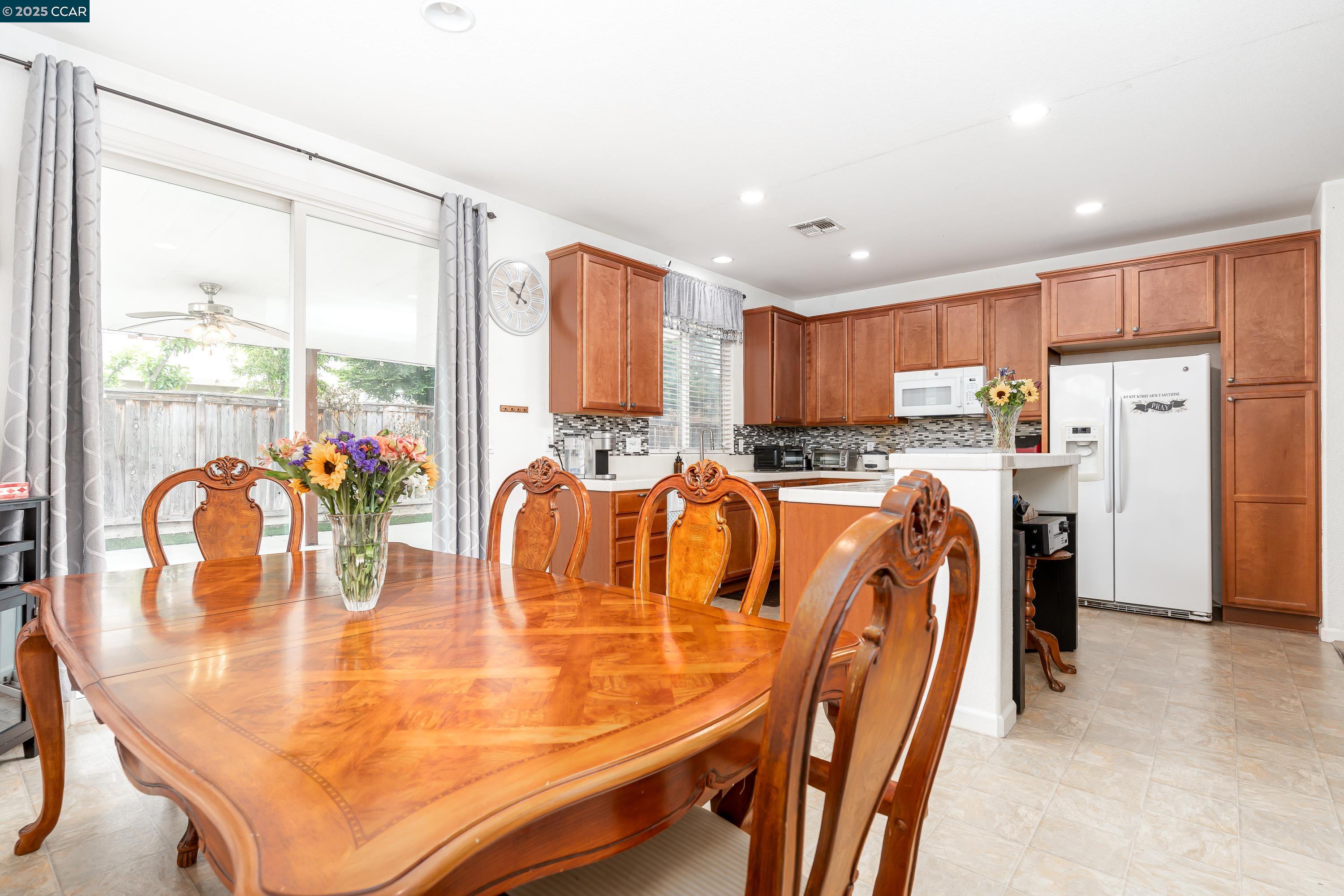 Detail Gallery Image 12 of 42 For 16306 Pony Express Way, Lathrop,  CA 95330 - 3 Beds | 2 Baths