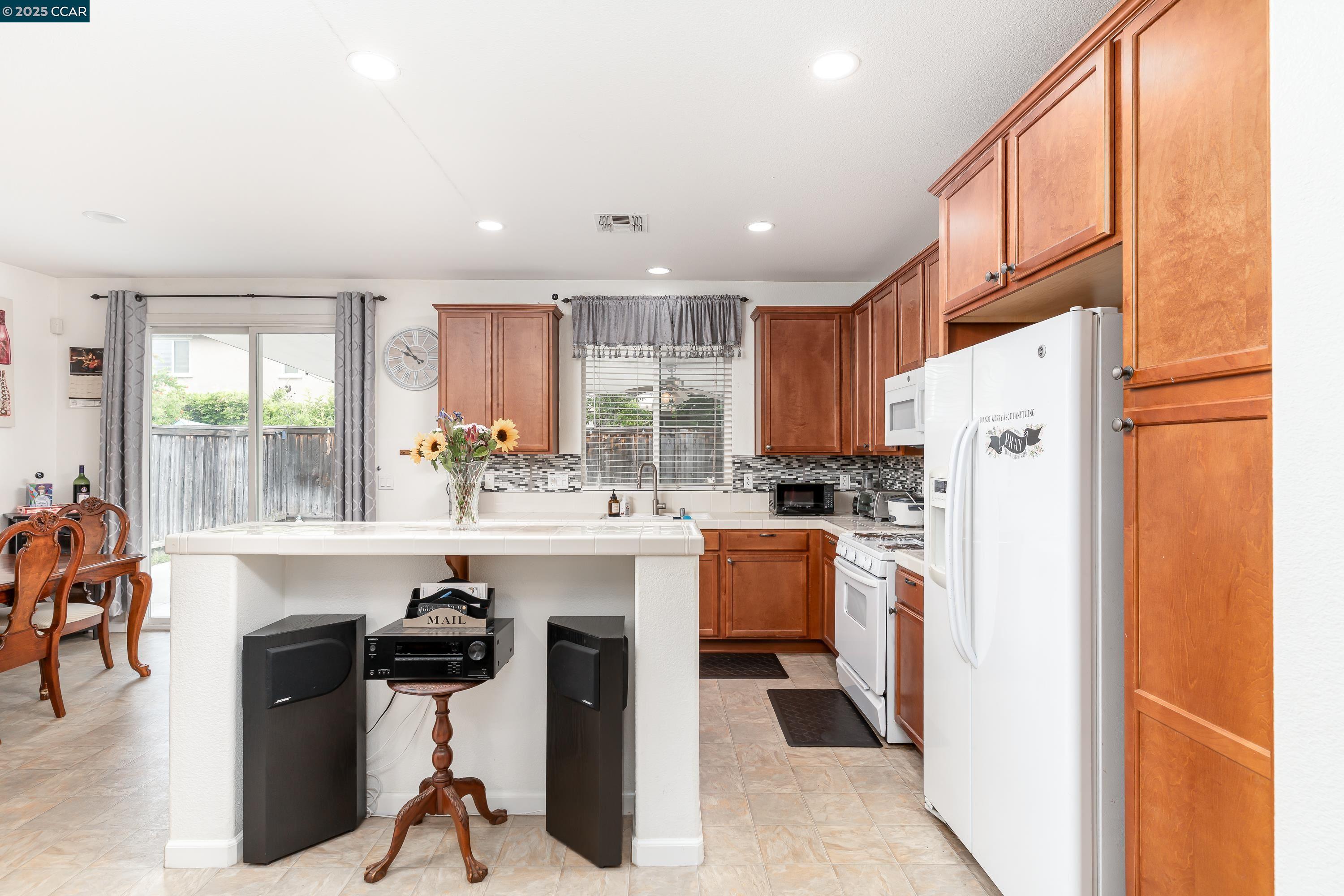 Detail Gallery Image 14 of 42 For 16306 Pony Express Way, Lathrop,  CA 95330 - 3 Beds | 2 Baths