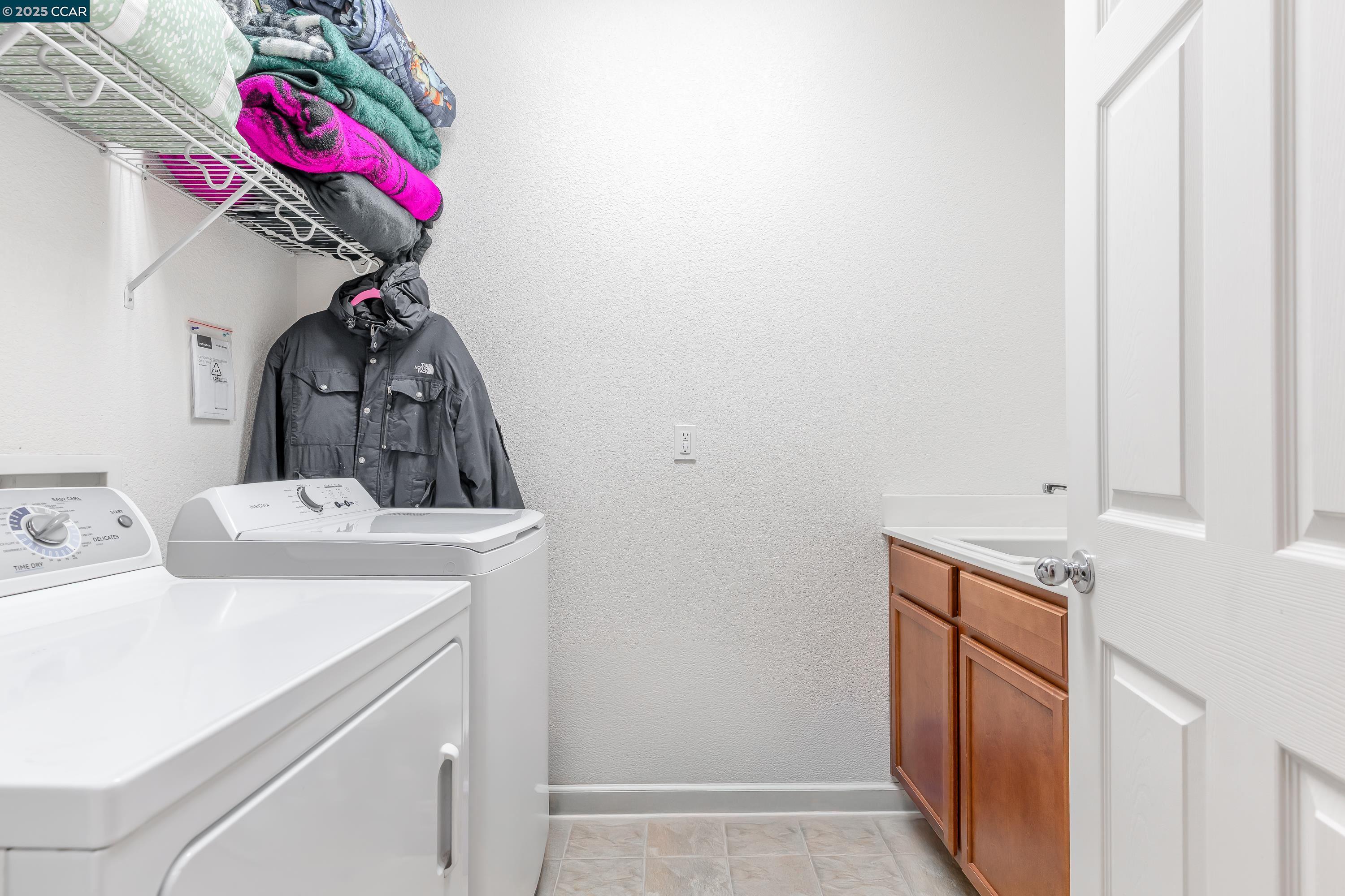 Detail Gallery Image 33 of 42 For 16306 Pony Express Way, Lathrop,  CA 95330 - 3 Beds | 2 Baths