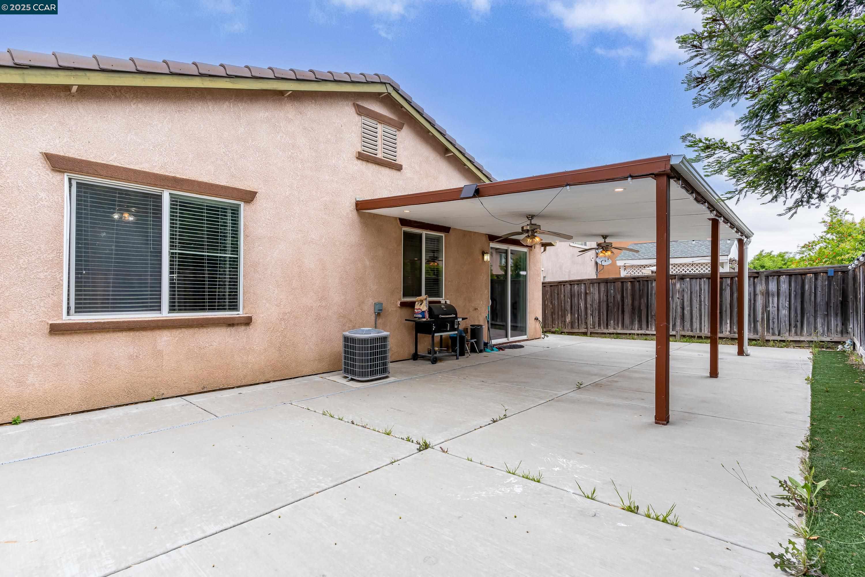 Detail Gallery Image 35 of 42 For 16306 Pony Express Way, Lathrop,  CA 95330 - 3 Beds | 2 Baths