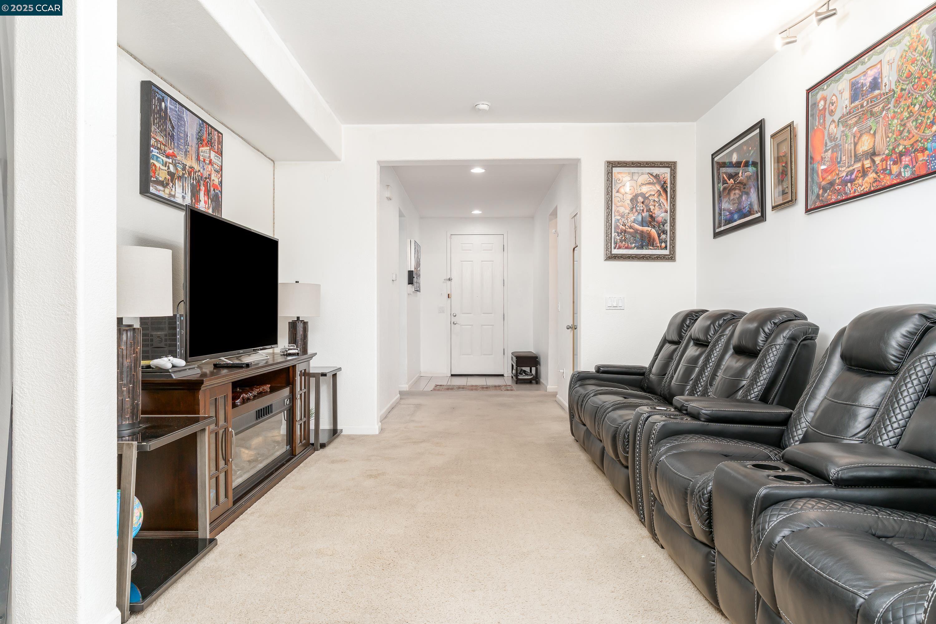 Detail Gallery Image 7 of 42 For 16306 Pony Express Way, Lathrop,  CA 95330 - 3 Beds | 2 Baths
