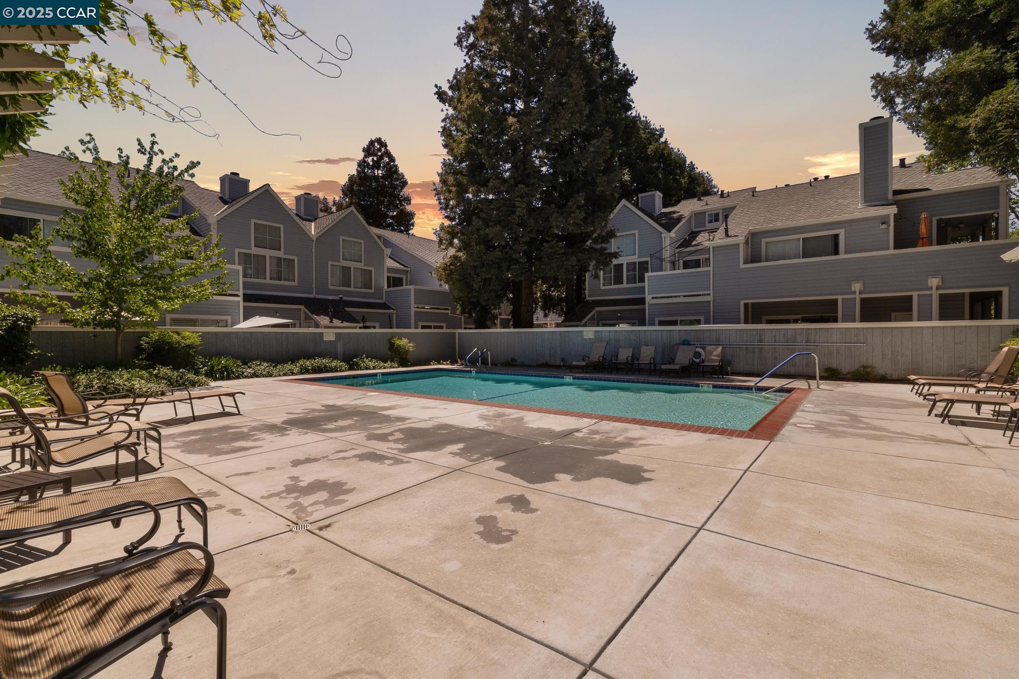 Detail Gallery Image 20 of 26 For 4540 Melody Dr #C,  Concord,  CA 94521 - 2 Beds | 2 Baths
