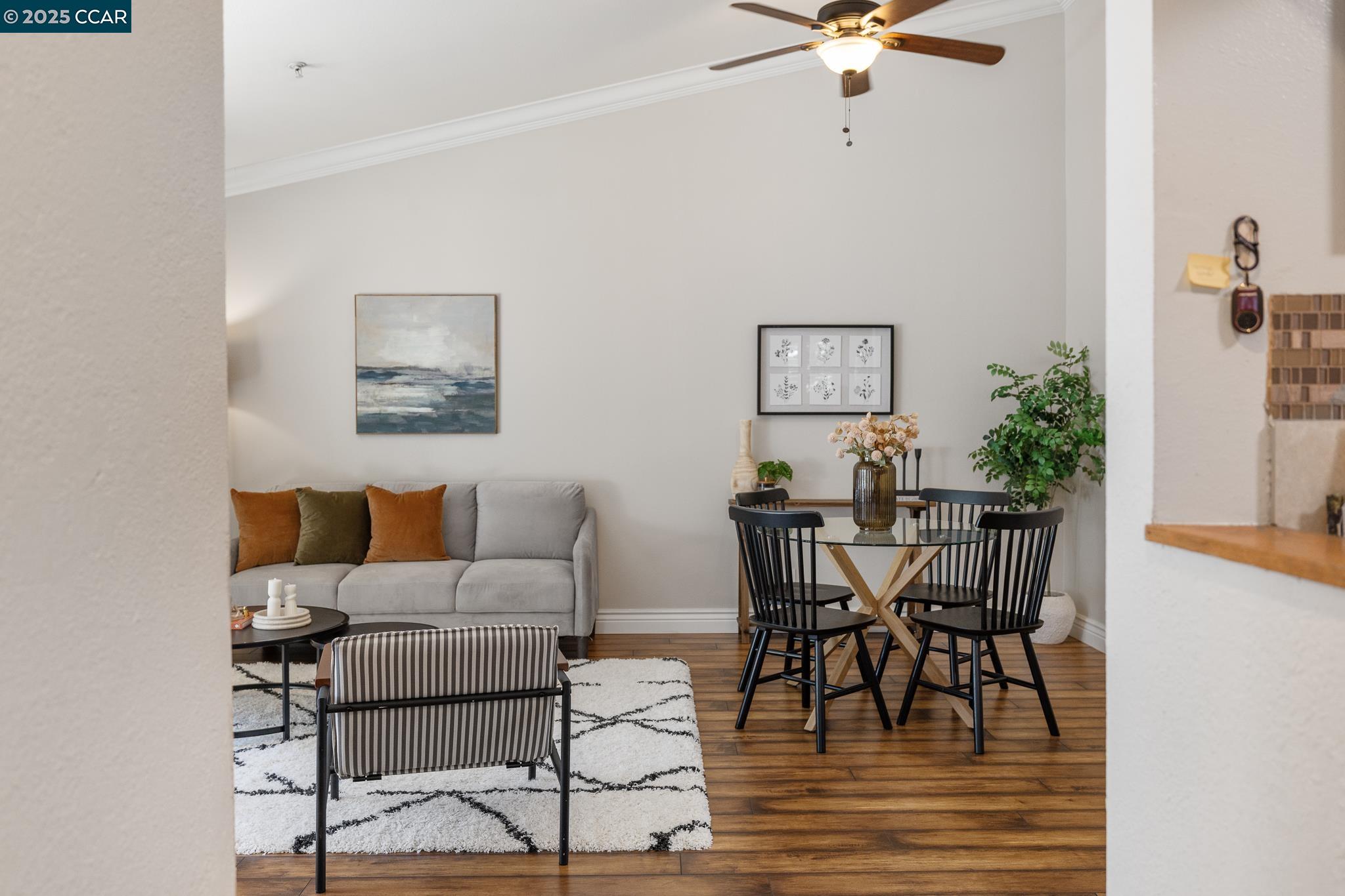 Detail Gallery Image 3 of 26 For 4540 Melody Dr #C,  Concord,  CA 94521 - 2 Beds | 2 Baths