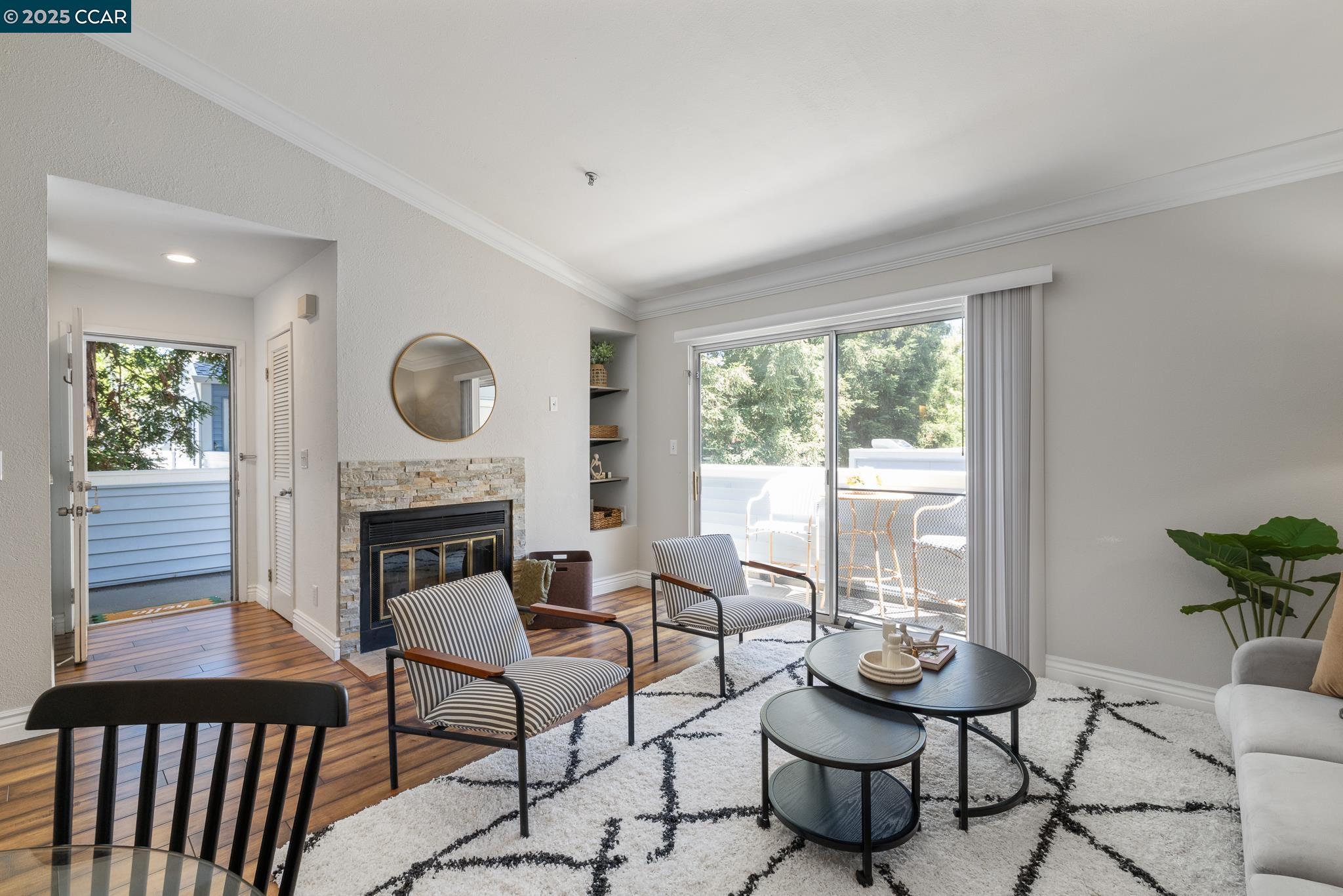 Detail Gallery Image 7 of 26 For 4540 Melody Dr #C,  Concord,  CA 94521 - 2 Beds | 2 Baths