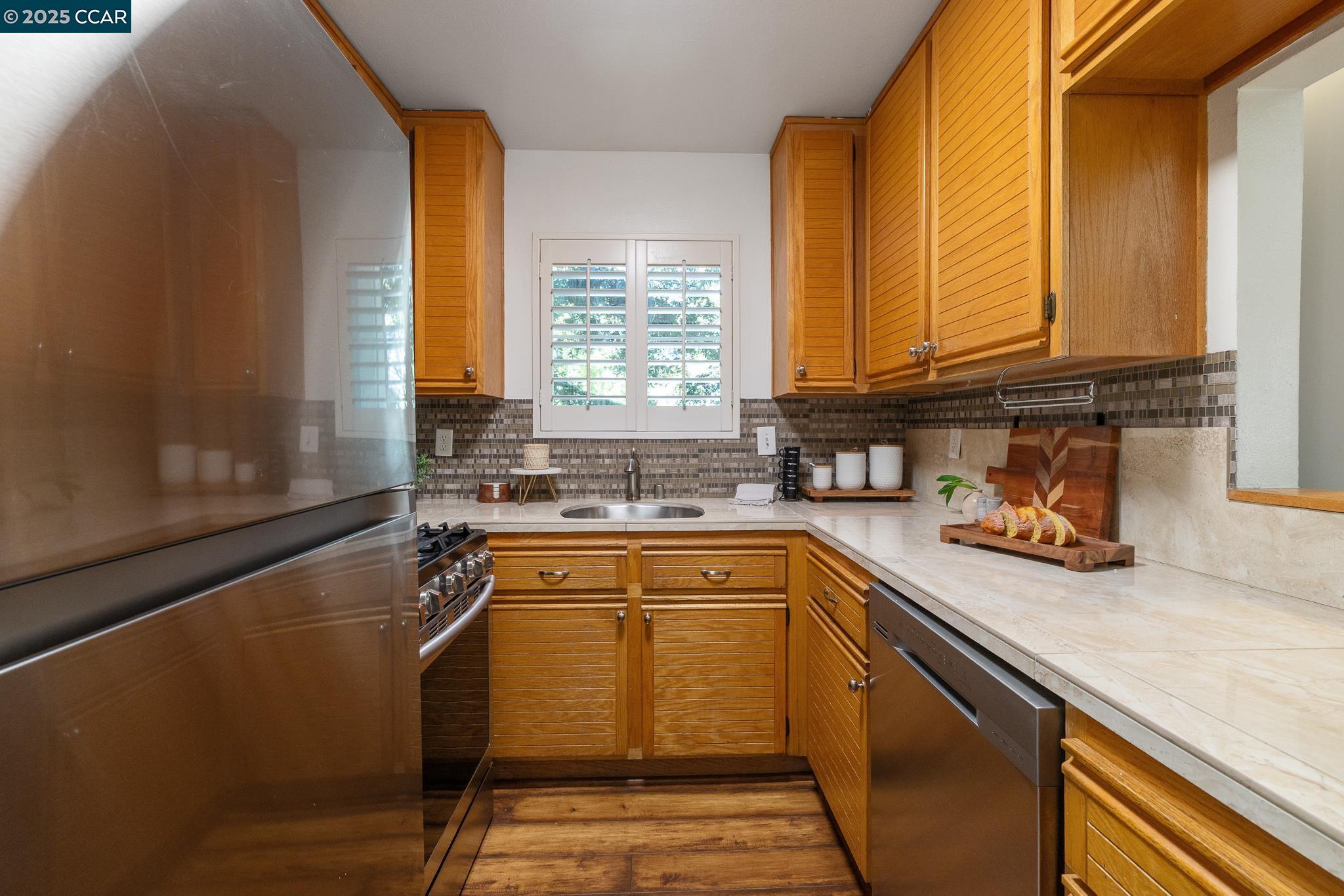 Detail Gallery Image 9 of 26 For 4540 Melody Dr #C,  Concord,  CA 94521 - 2 Beds | 2 Baths