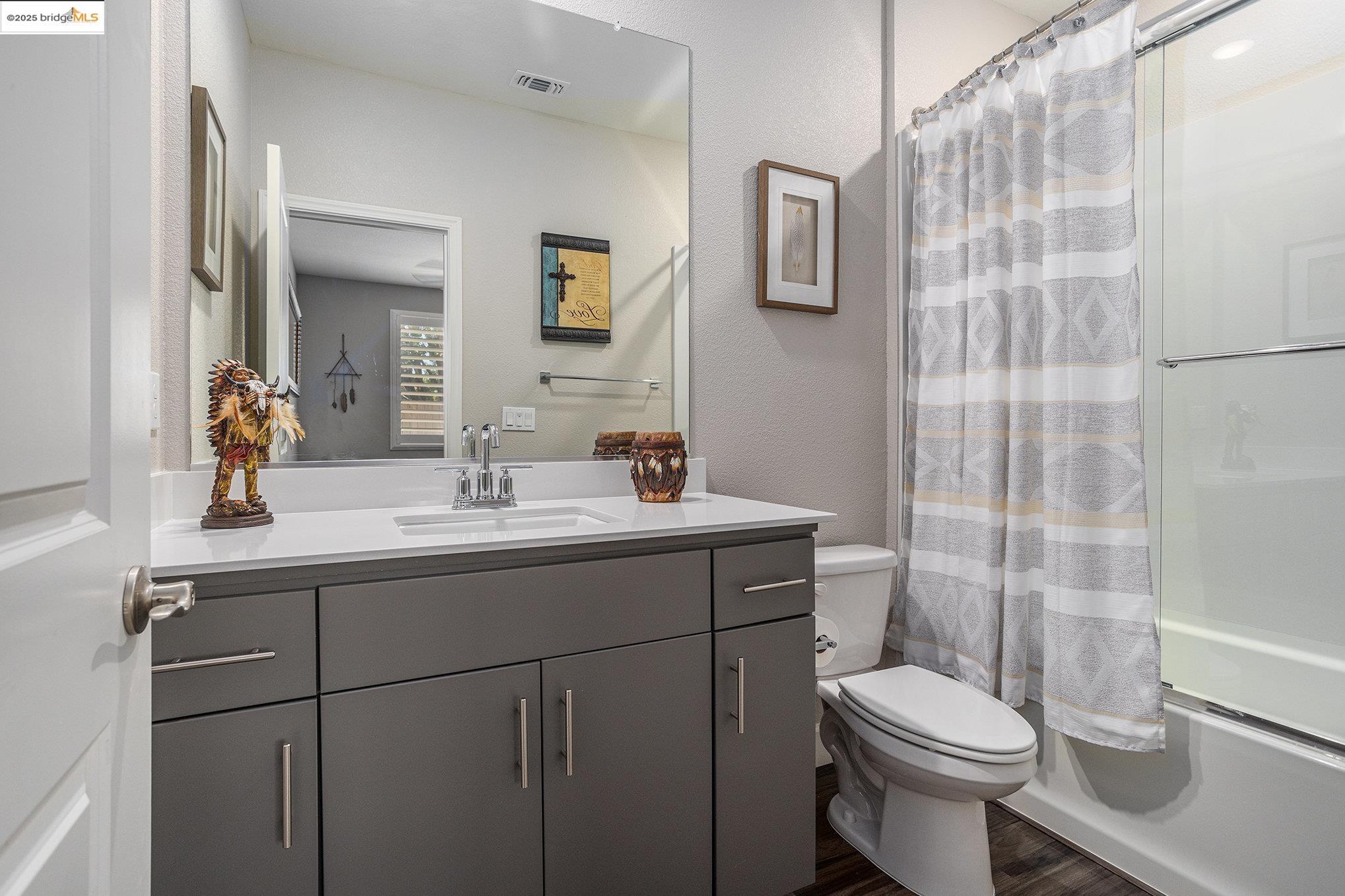 Detail Gallery Image 15 of 29 For 1734 Bonnard Way, Lodi,  CA 95242 - 5 Beds | 3/1 Baths