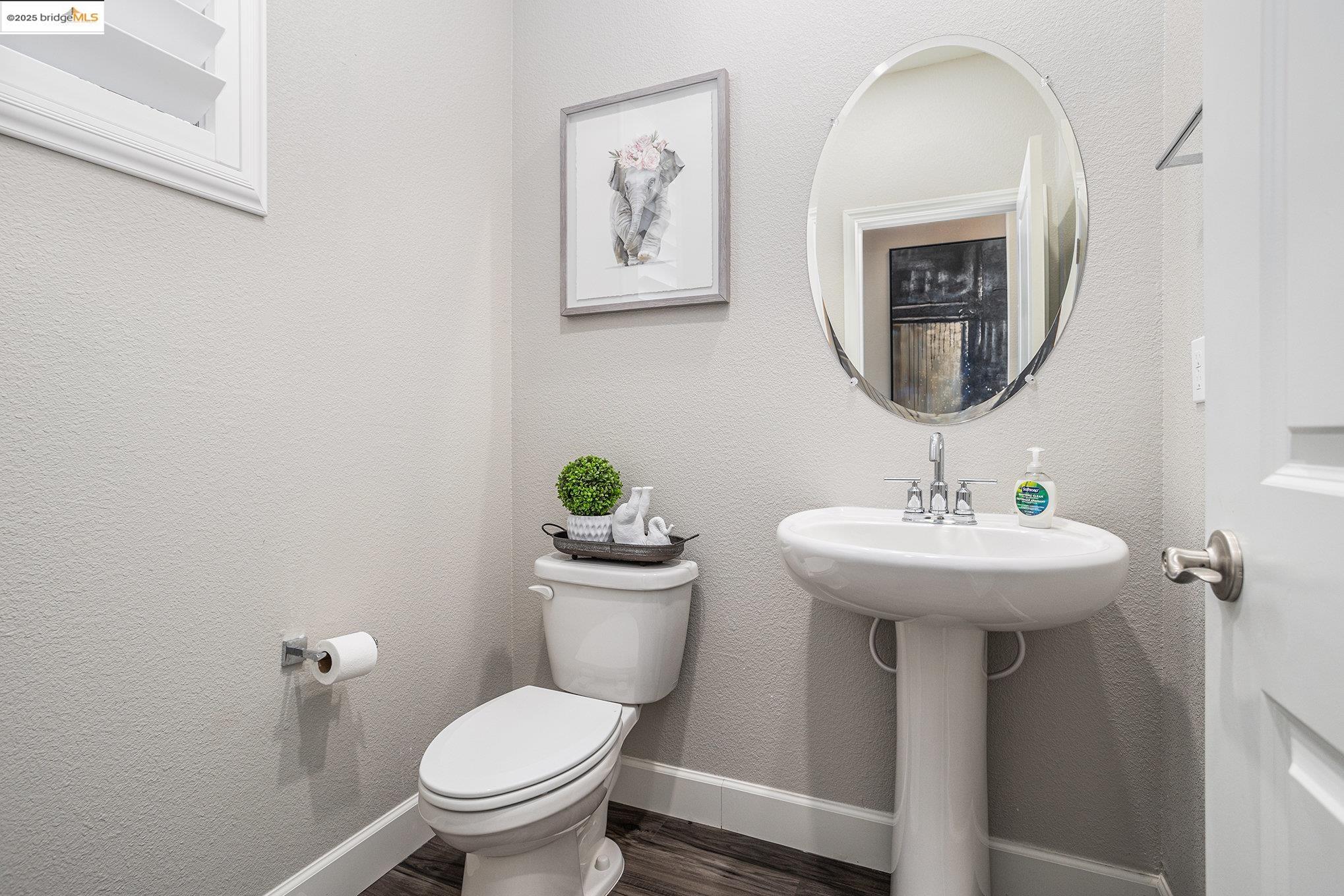 Detail Gallery Image 3 of 29 For 1734 Bonnard Way, Lodi,  CA 95242 - 5 Beds | 3/1 Baths