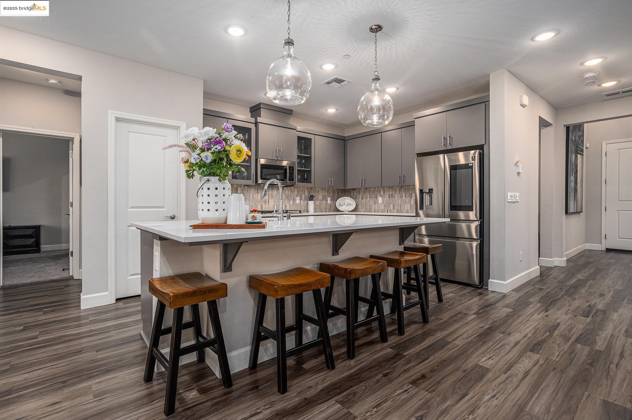 Detail Gallery Image 9 of 29 For 1734 Bonnard Way, Lodi,  CA 95242 - 5 Beds | 3/1 Baths