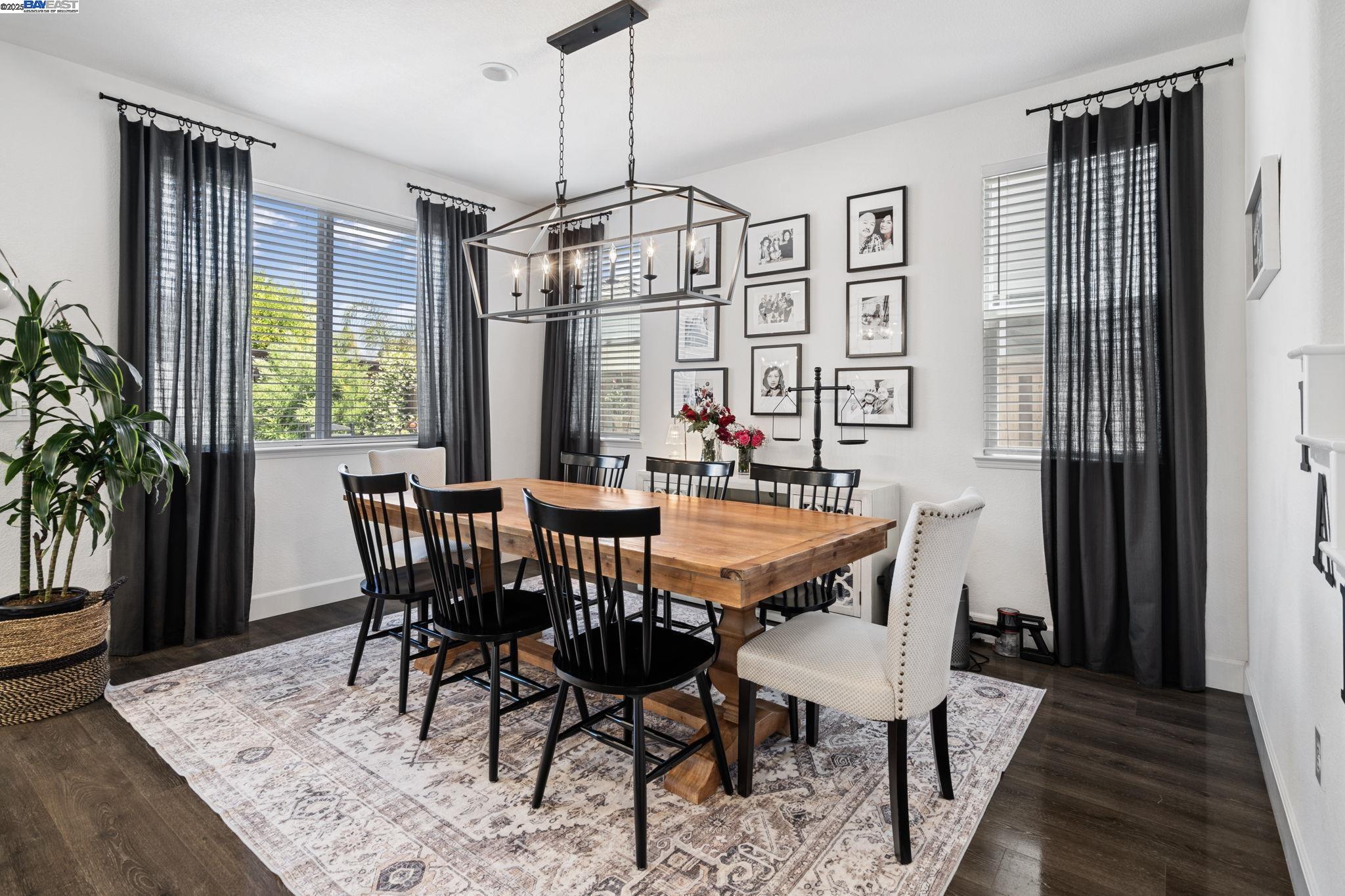 Detail Gallery Image 11 of 54 For 1699 Mulholland Dr, Lathrop,  CA 95330 - 4 Beds | 3 Baths