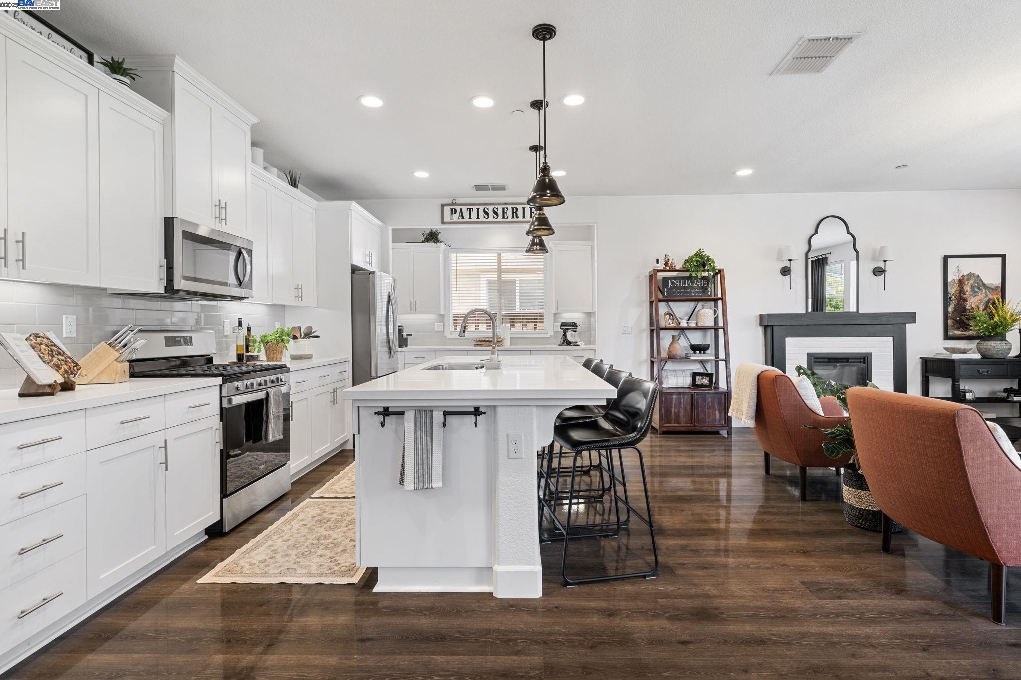 Detail Gallery Image 15 of 54 For 1699 Mulholland Dr, Lathrop,  CA 95330 - 4 Beds | 3 Baths