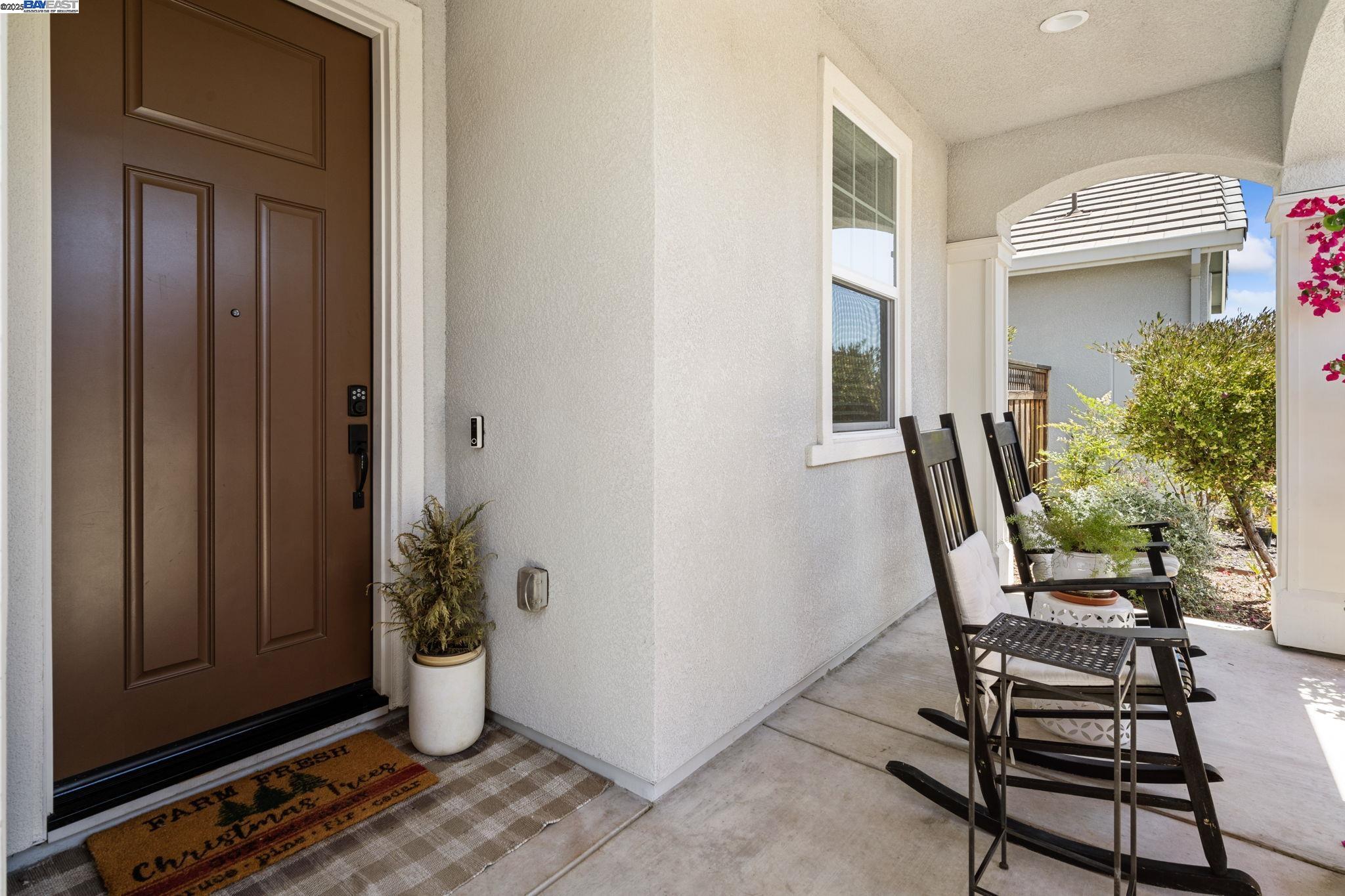 Detail Gallery Image 4 of 54 For 1699 Mulholland Dr, Lathrop,  CA 95330 - 4 Beds | 3 Baths